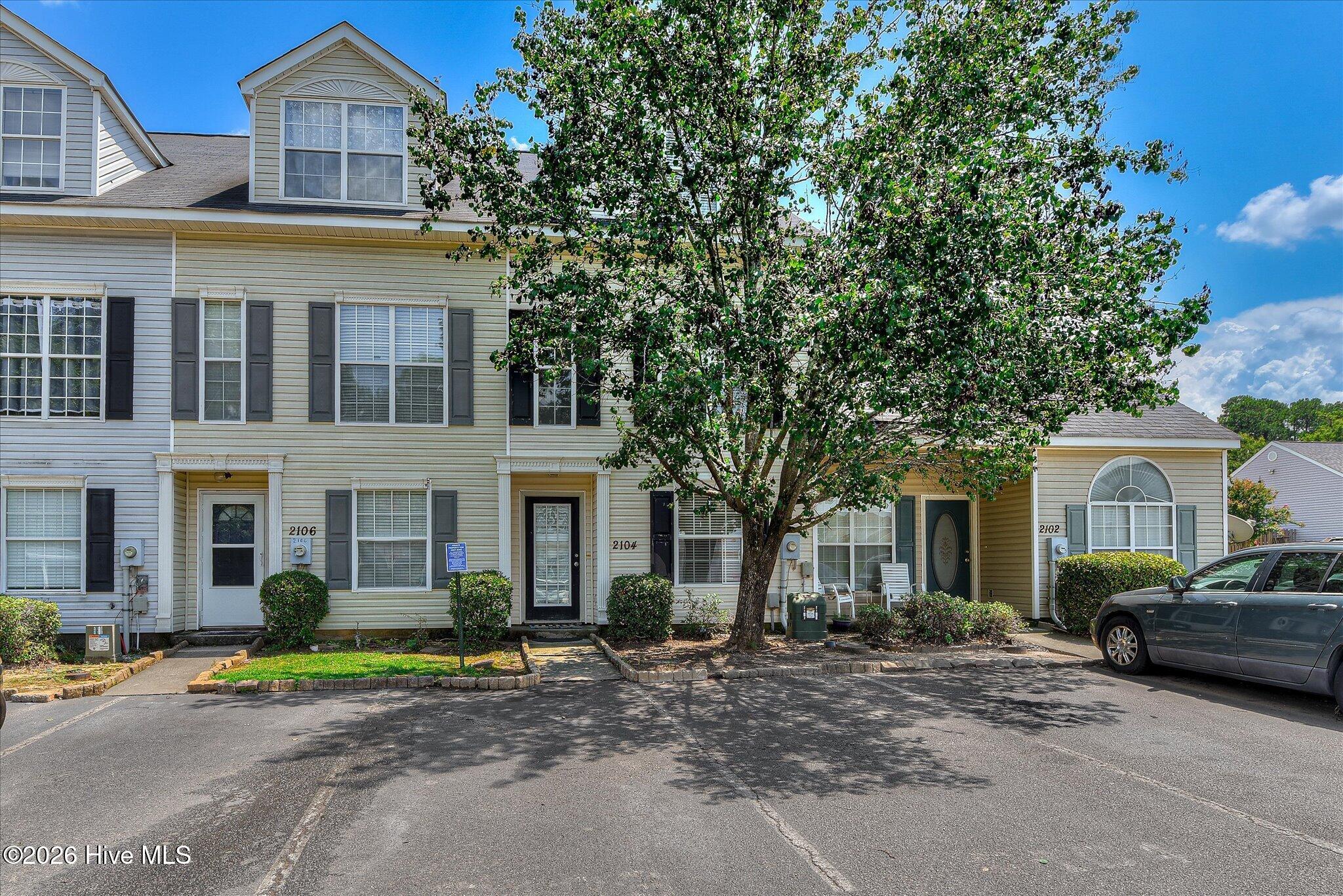 2104 Buckhaven Drive Property Photo 1