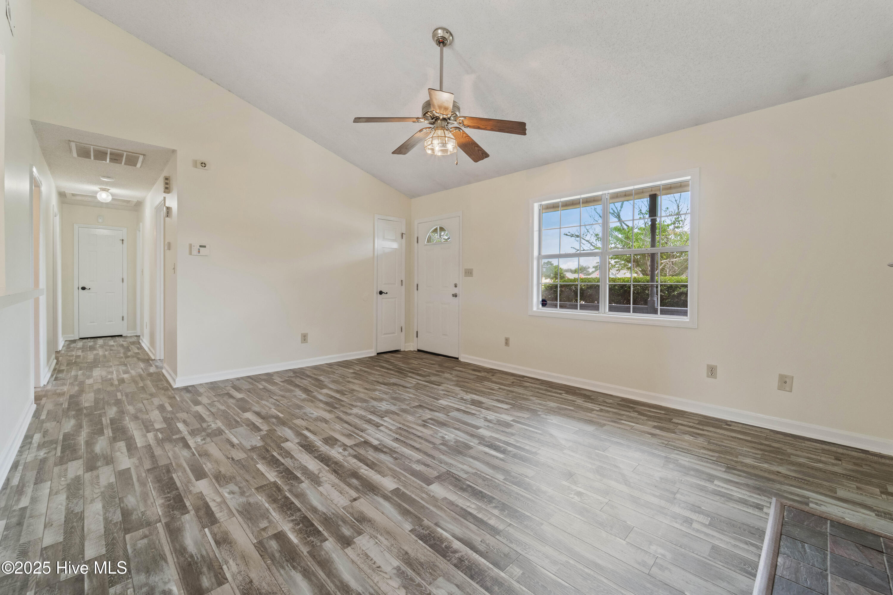 502 Nutfield Drive Property Photo 4