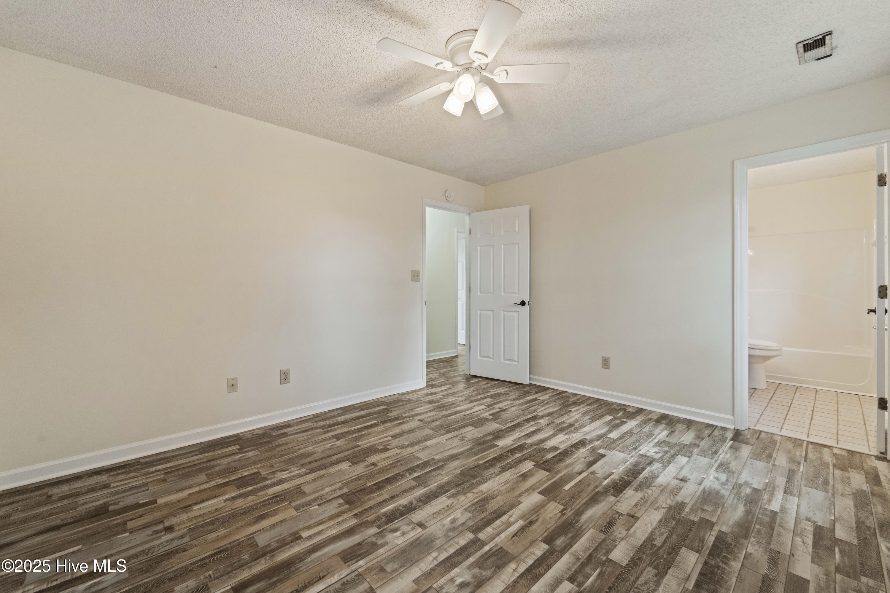 502 Nutfield Drive Property Photo 9