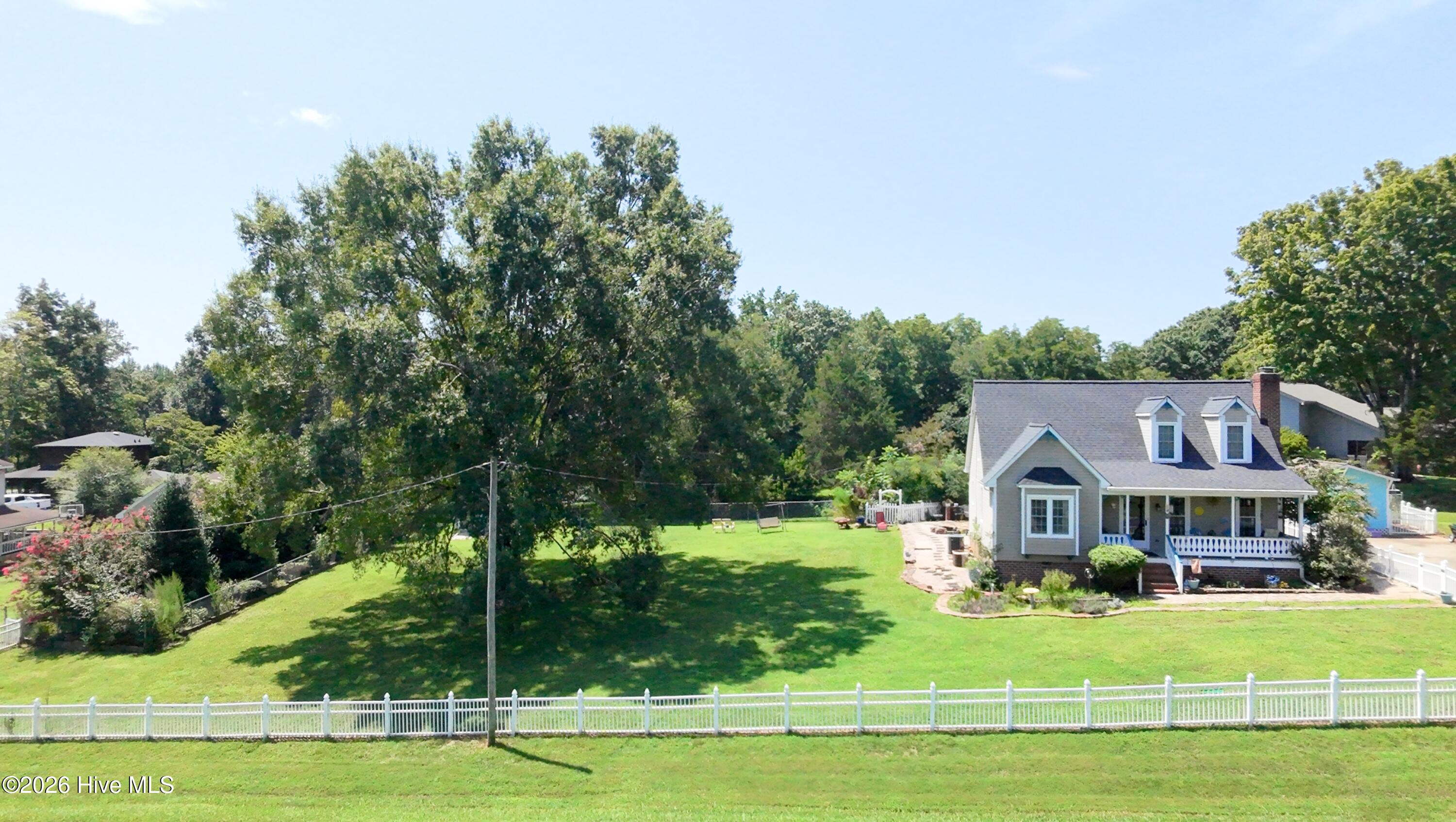 1070 W River Run Property Photo 2