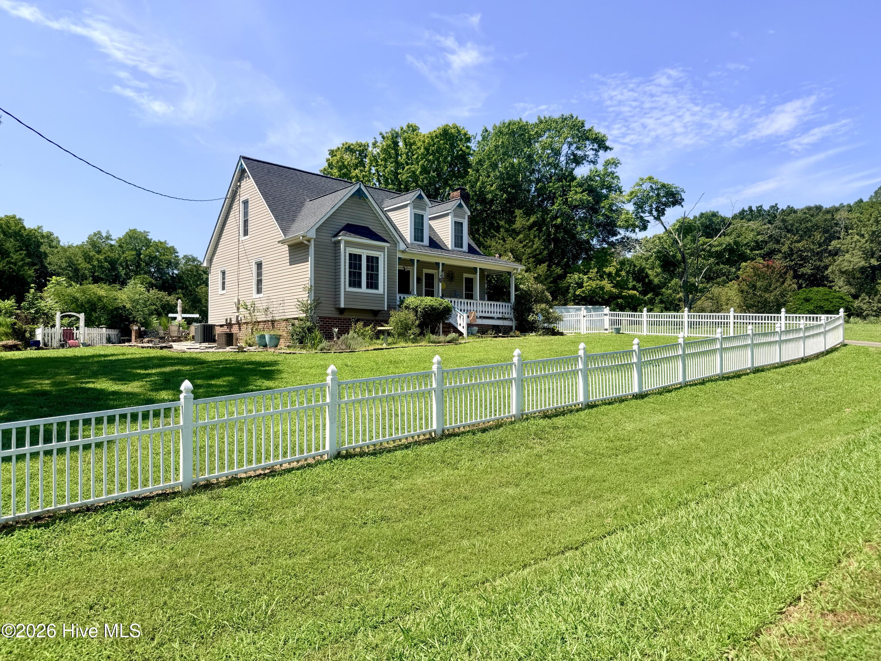 1070 W River Run Property Photo 3