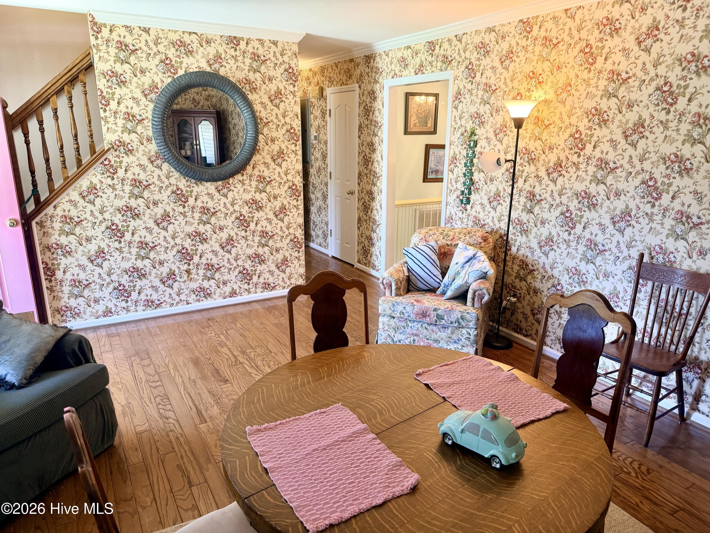1070 W River Run Property Photo 8
