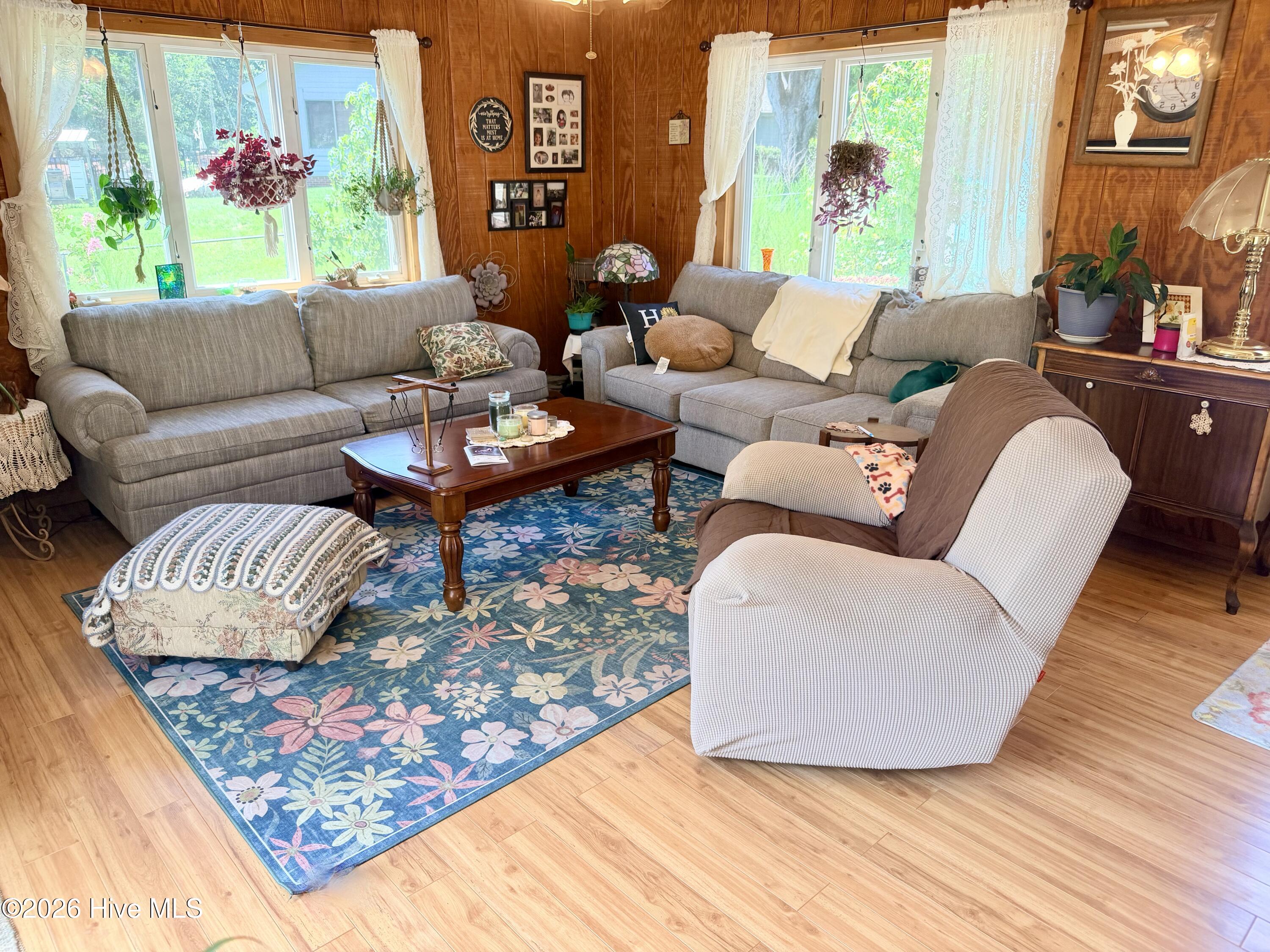 1070 W River Run Property Photo 14