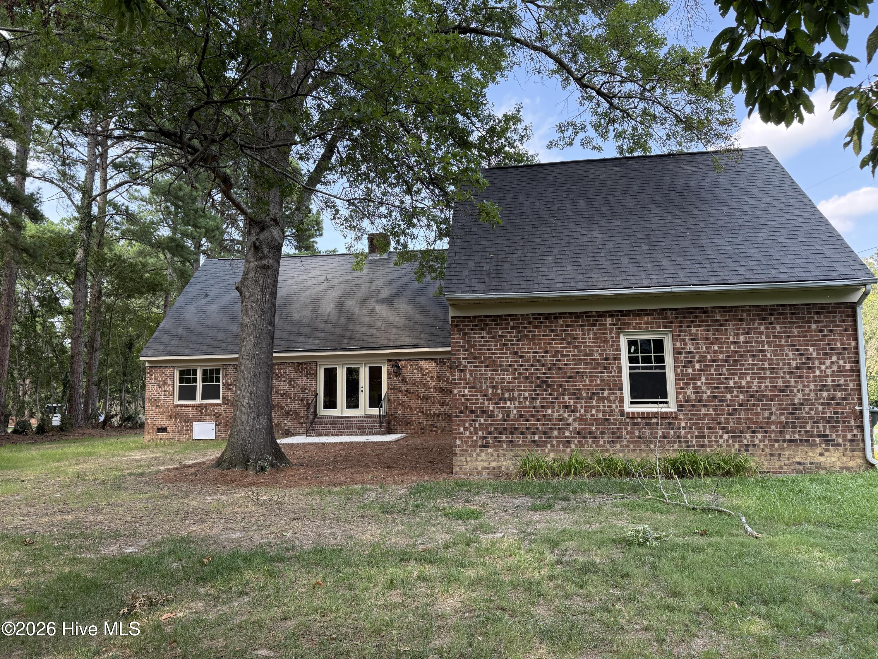 2207 Greenwich Lane Nw Property Photo 3