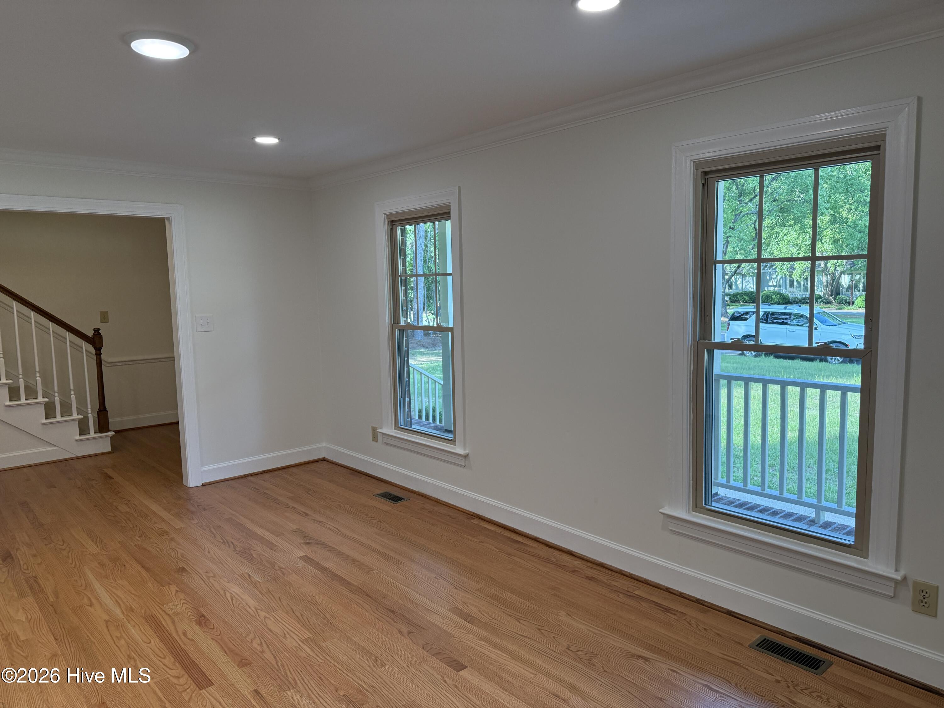 2207 Greenwich Lane Nw Property Photo 4