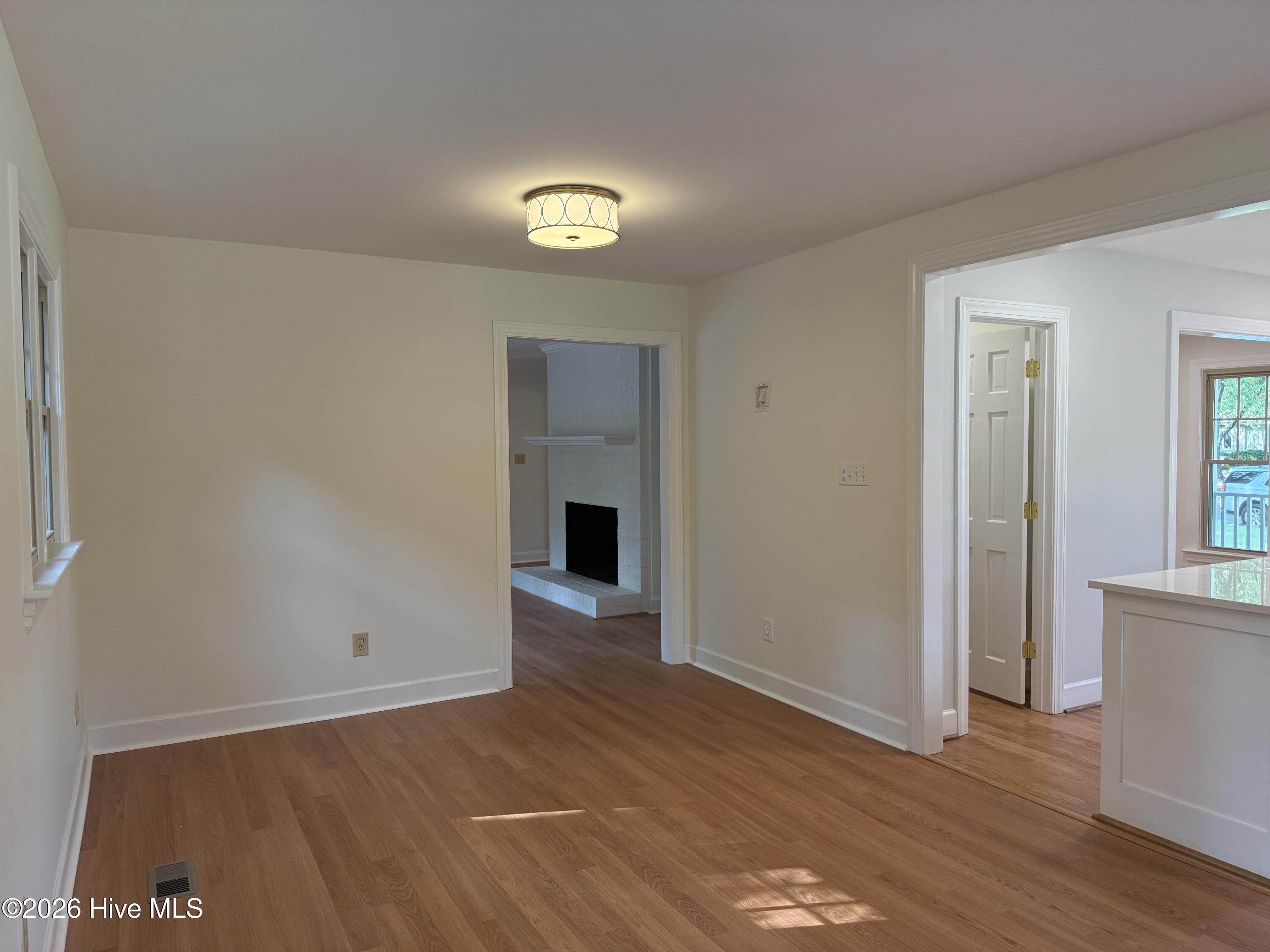 2207 Greenwich Lane Nw Property Photo 5