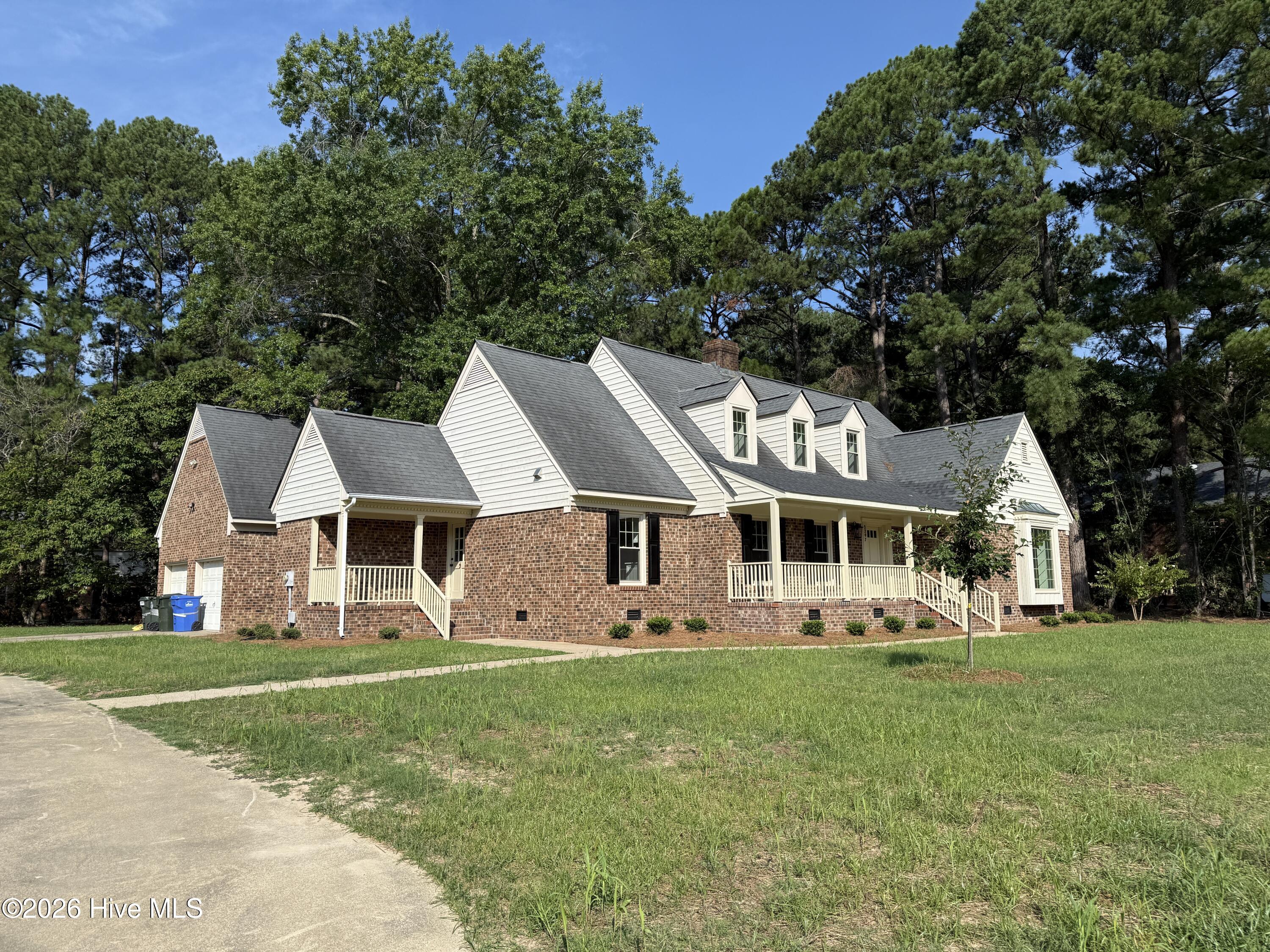 2207 Greenwich Lane Nw Property Photo 9