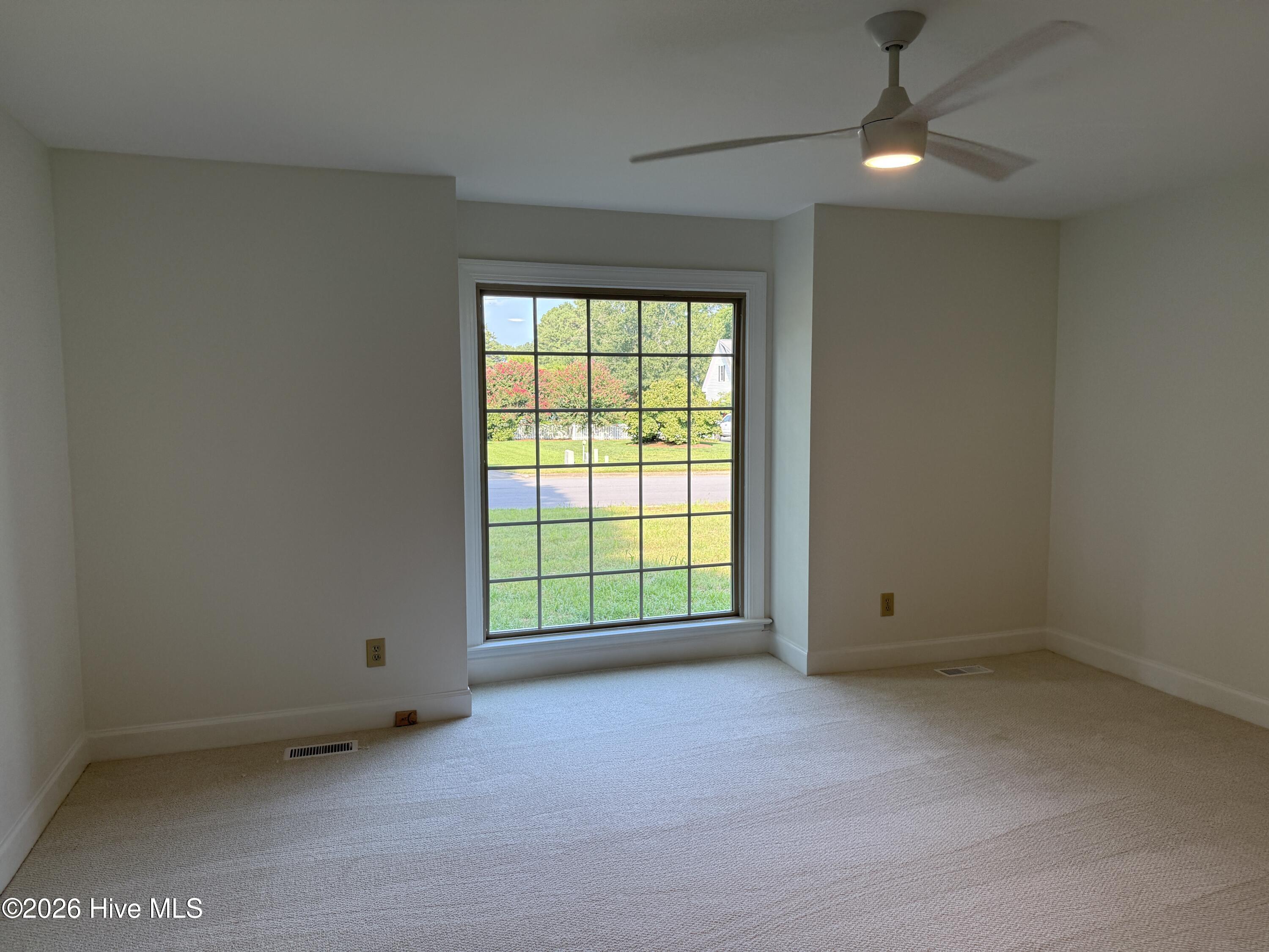 2207 Greenwich Lane Nw Property Photo 14