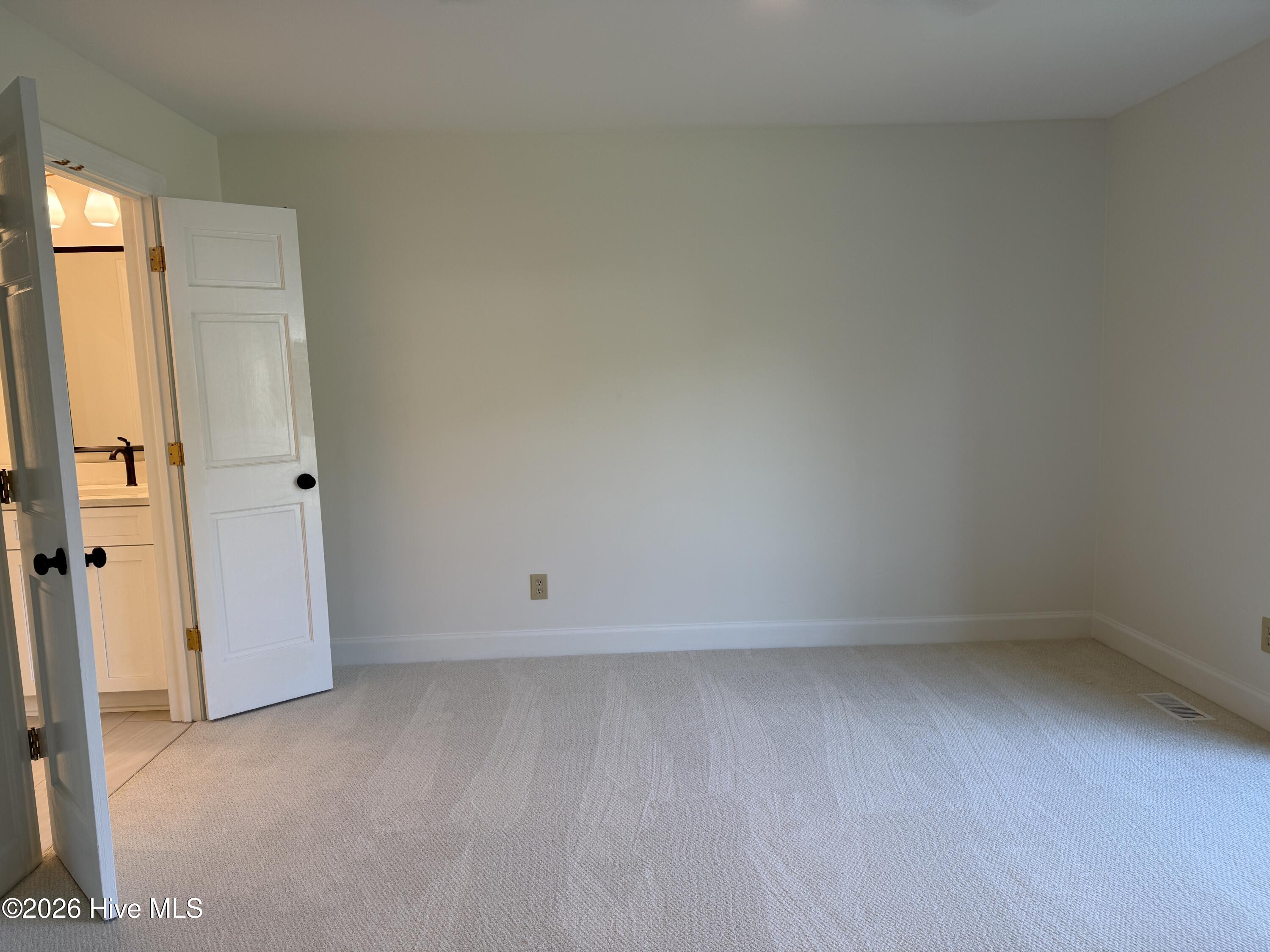 2207 Greenwich Lane Nw Property Photo 19