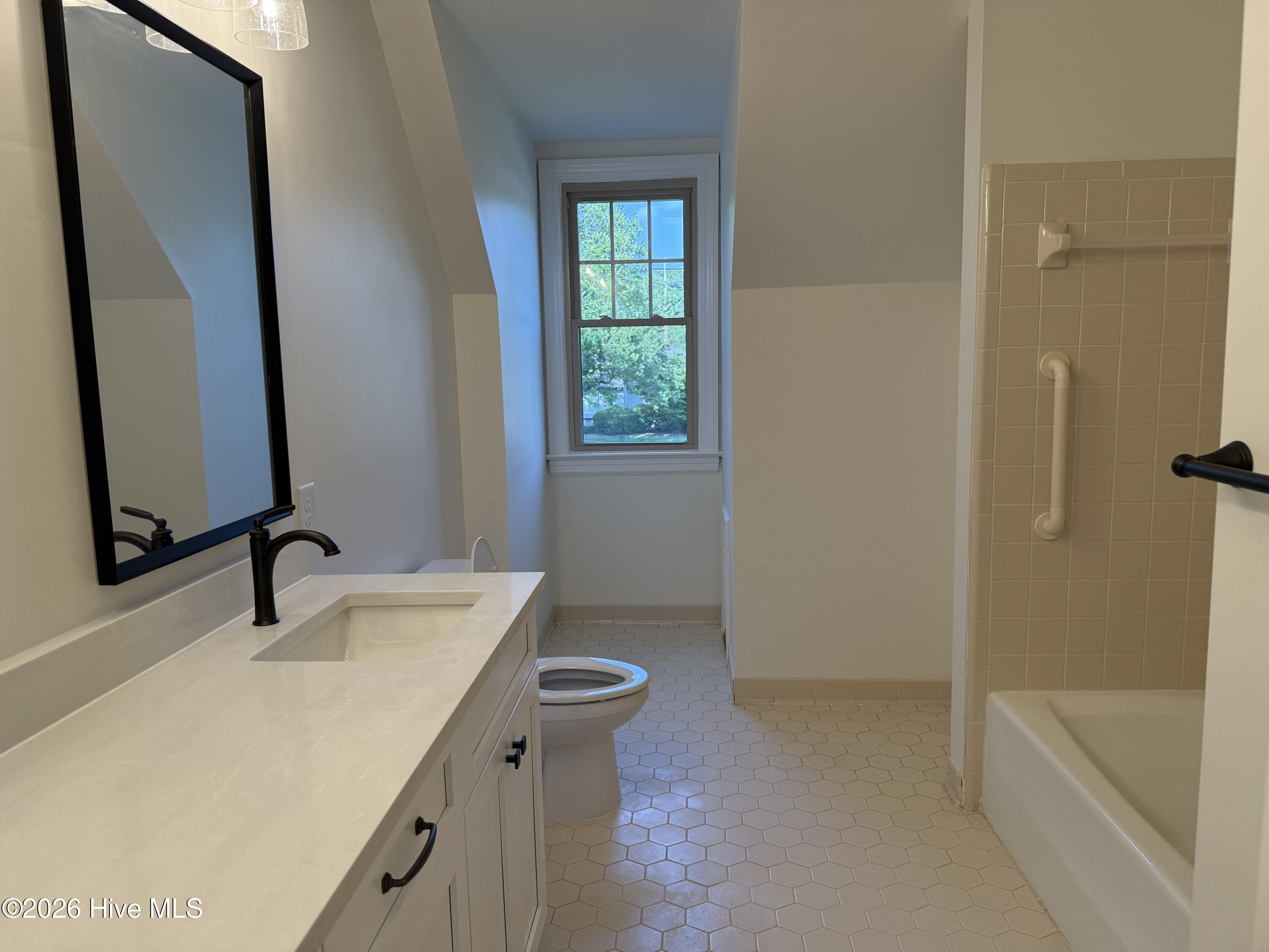 2207 Greenwich Lane Nw Property Photo 20