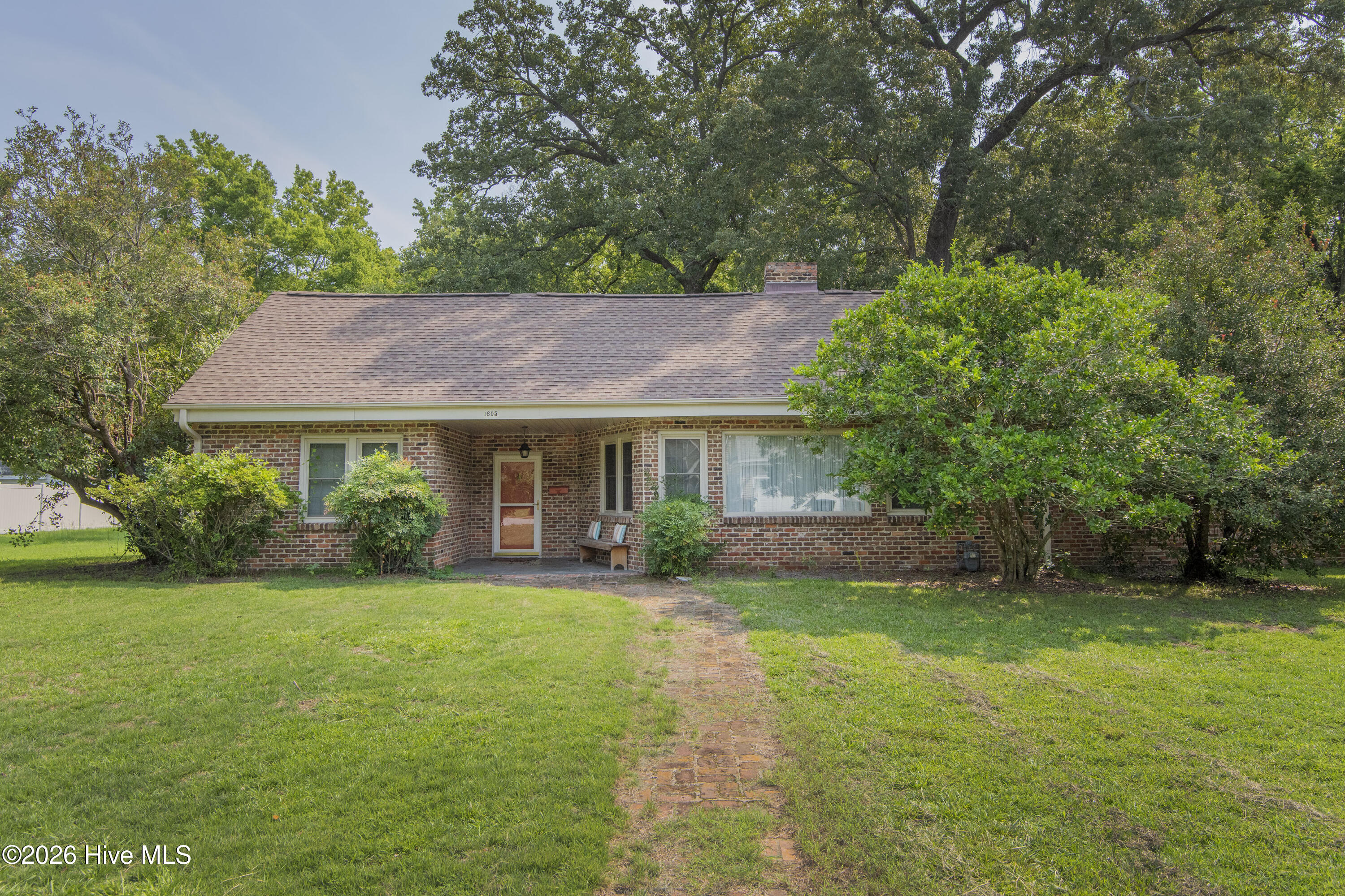 1605 Longview Avenue Property Photo 1