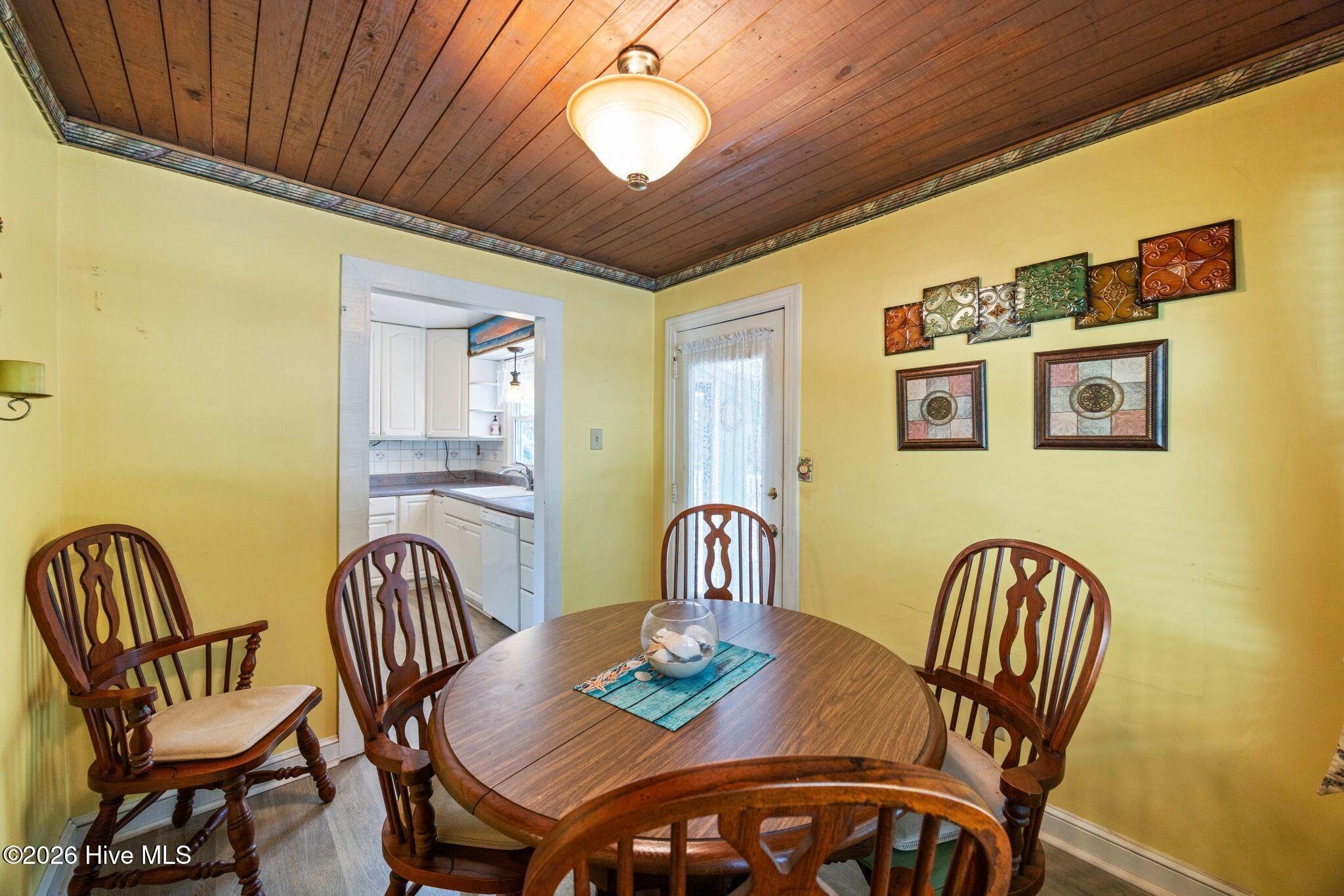 3701 E Oak Island Drive Property Photo 16