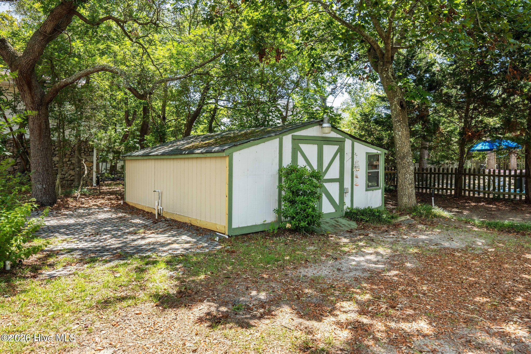 3701 E Oak Island Drive Property Photo 44