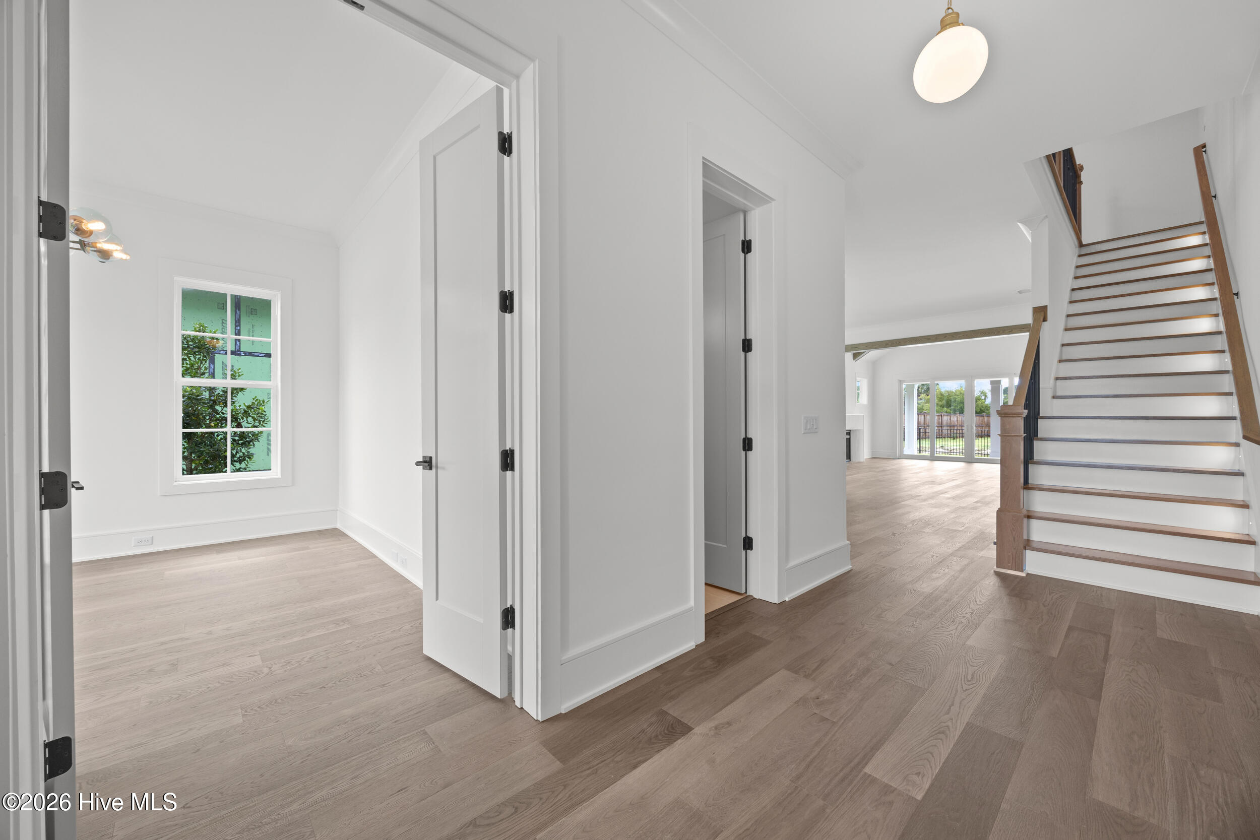 621 Waterstone Drive Property Photo 8