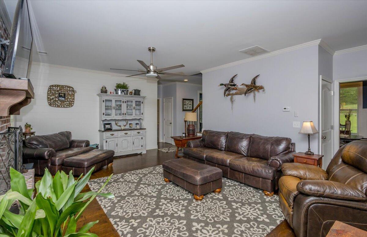 706 William Avenue Property Photo 14