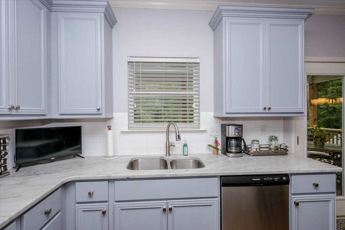 706 William Avenue Property Photo 21