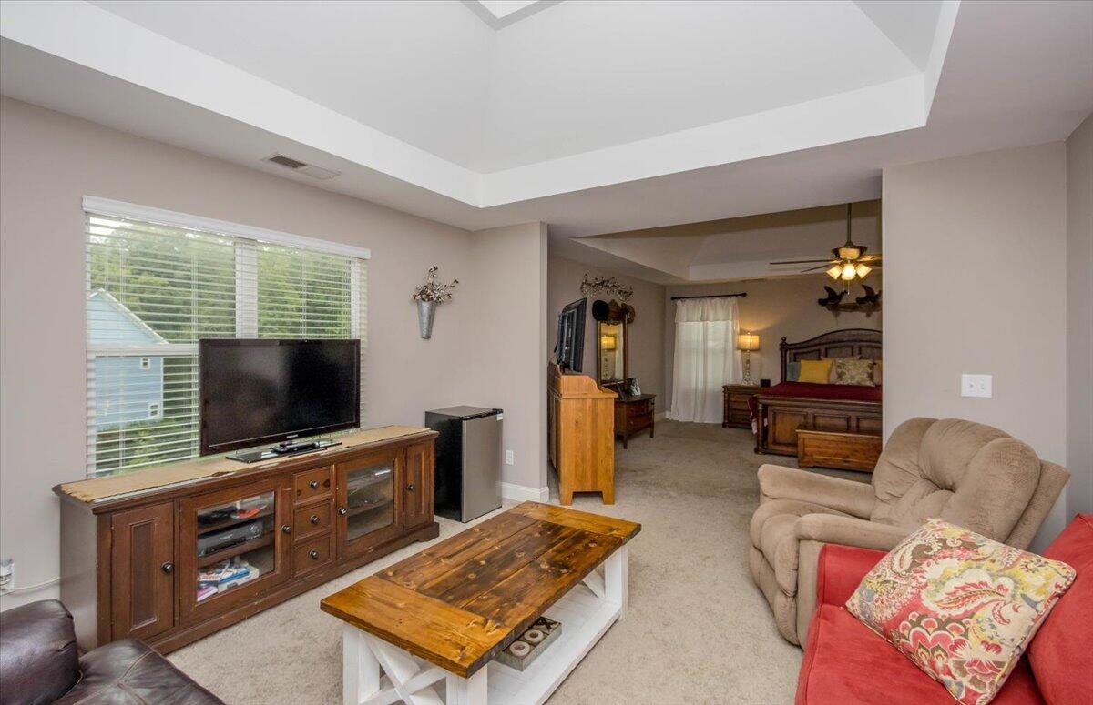 706 William Avenue Property Photo 33