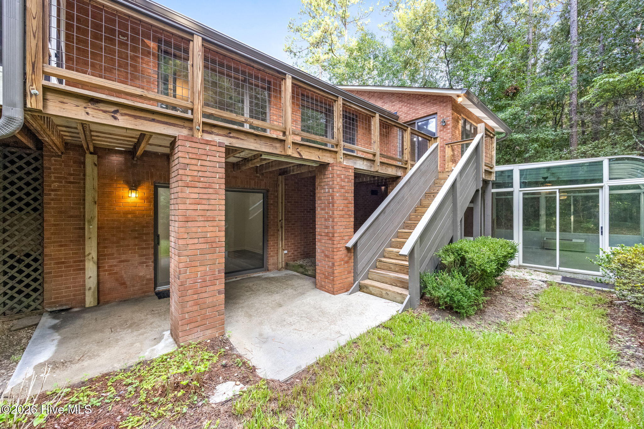 215 Englewood Road Property Photo 6