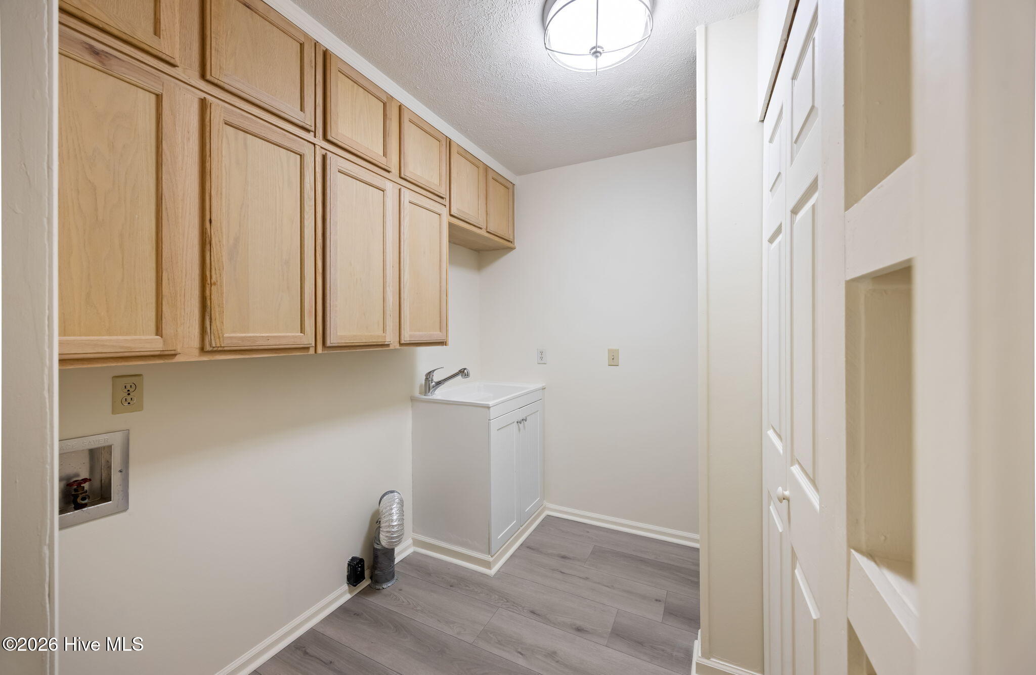 215 Englewood Road Property Photo 14