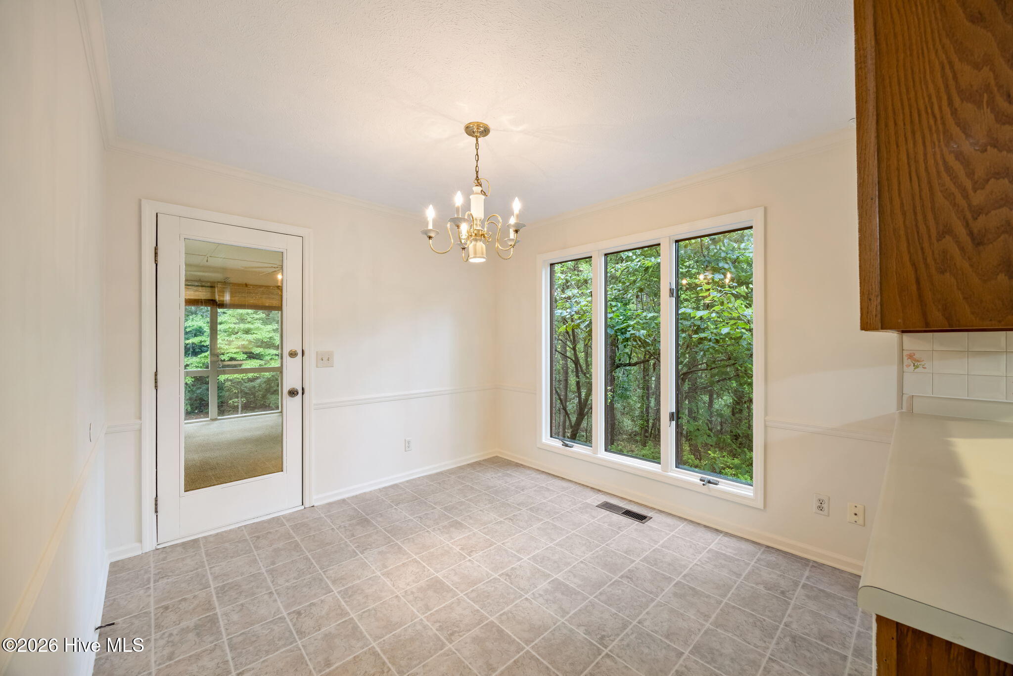 215 Englewood Road Property Photo 24