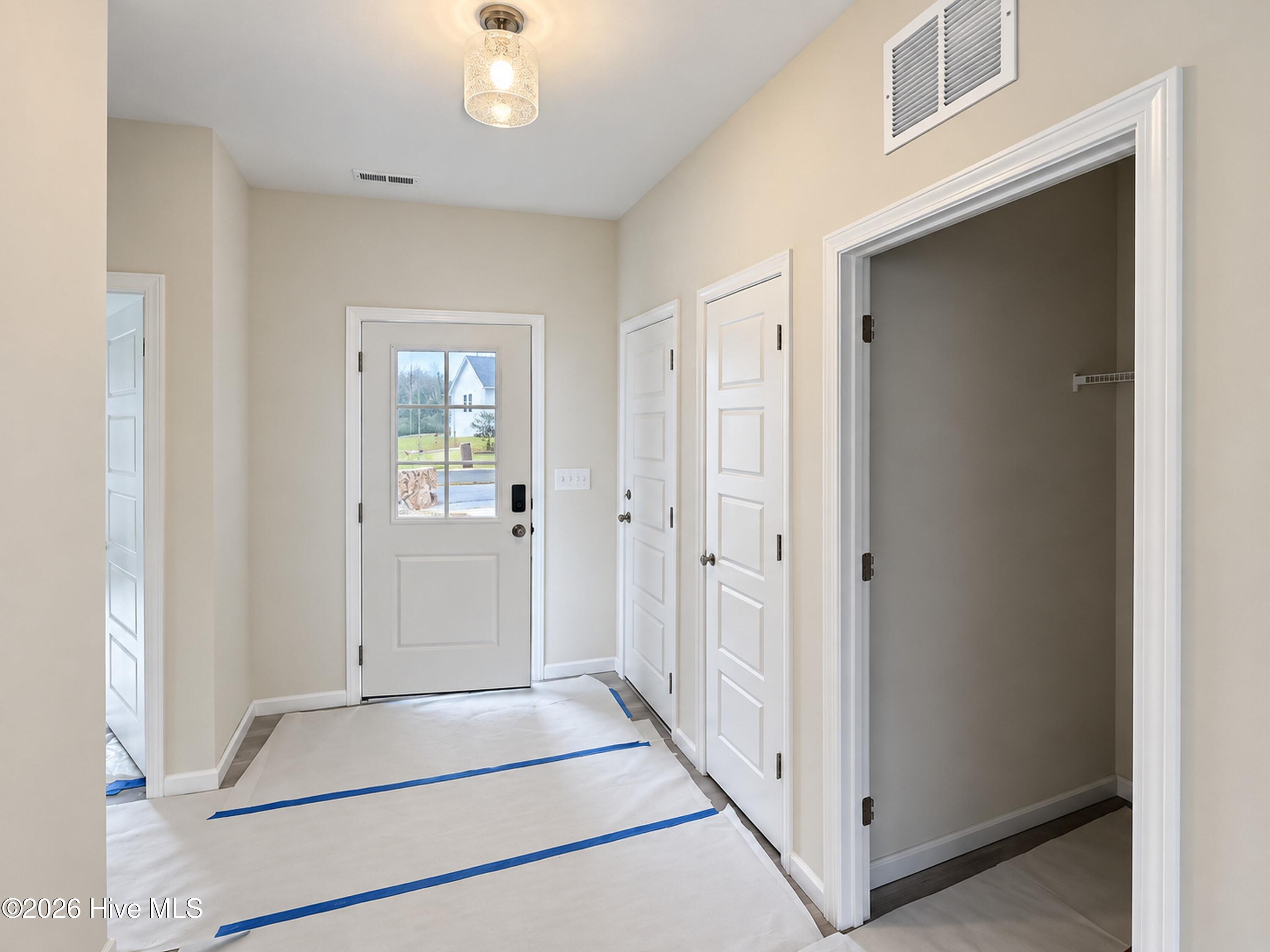 39 E Emily Gardens Drive Property Photo 2