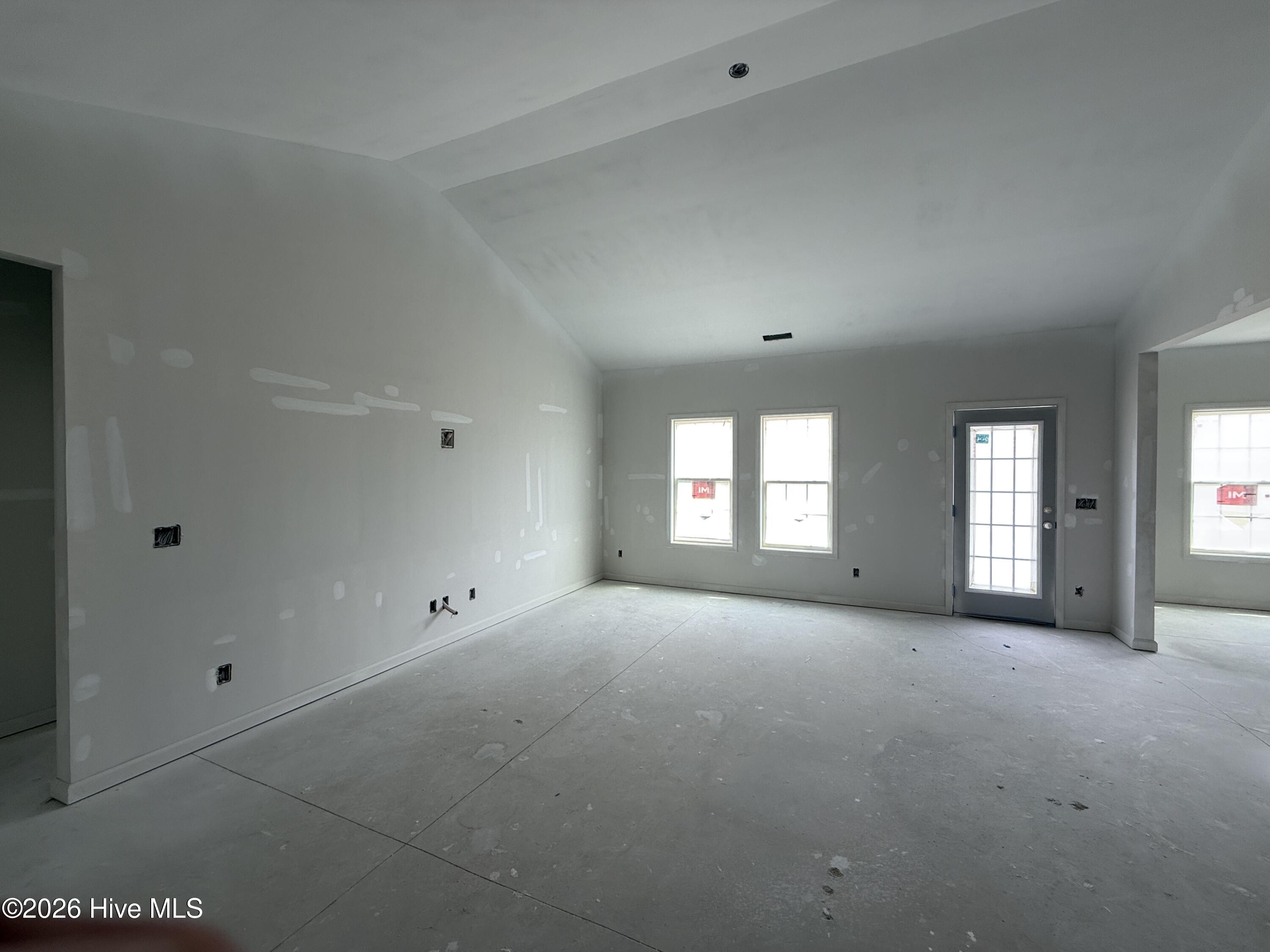 39 E Emily Gardens Drive Property Photo 3