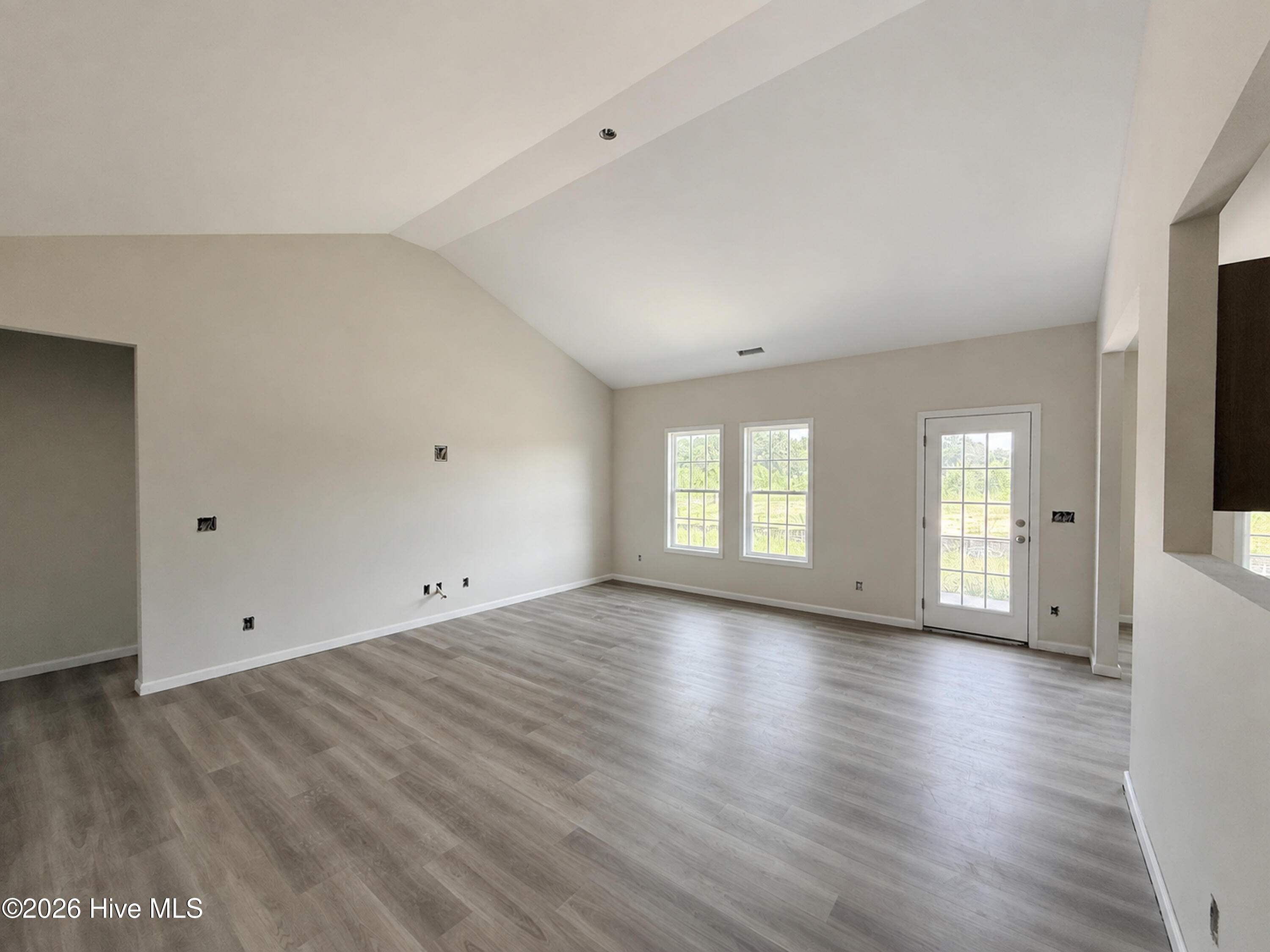 39 E Emily Gardens Drive Property Photo 3