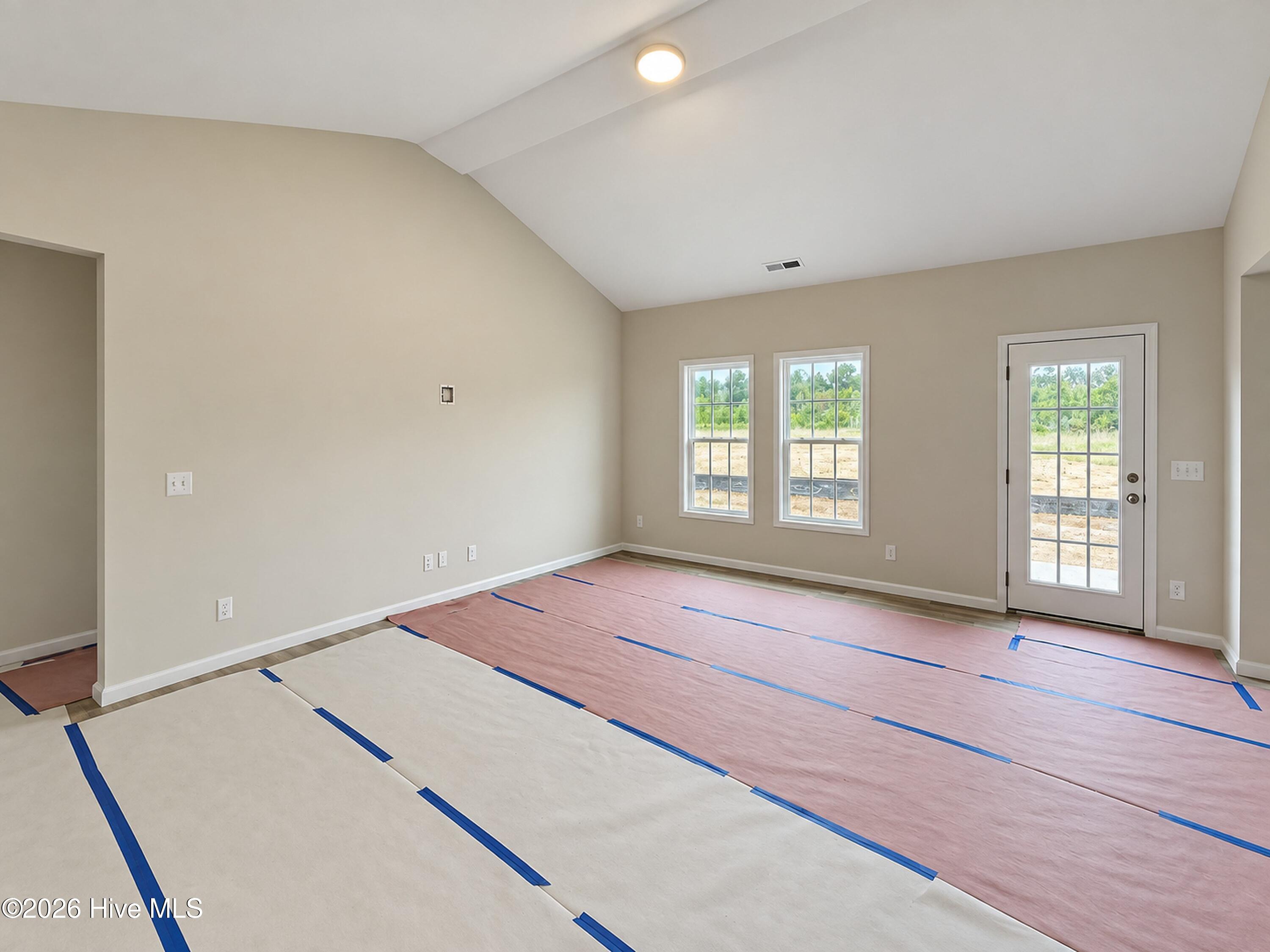 39 E Emily Gardens Drive Property Photo 3