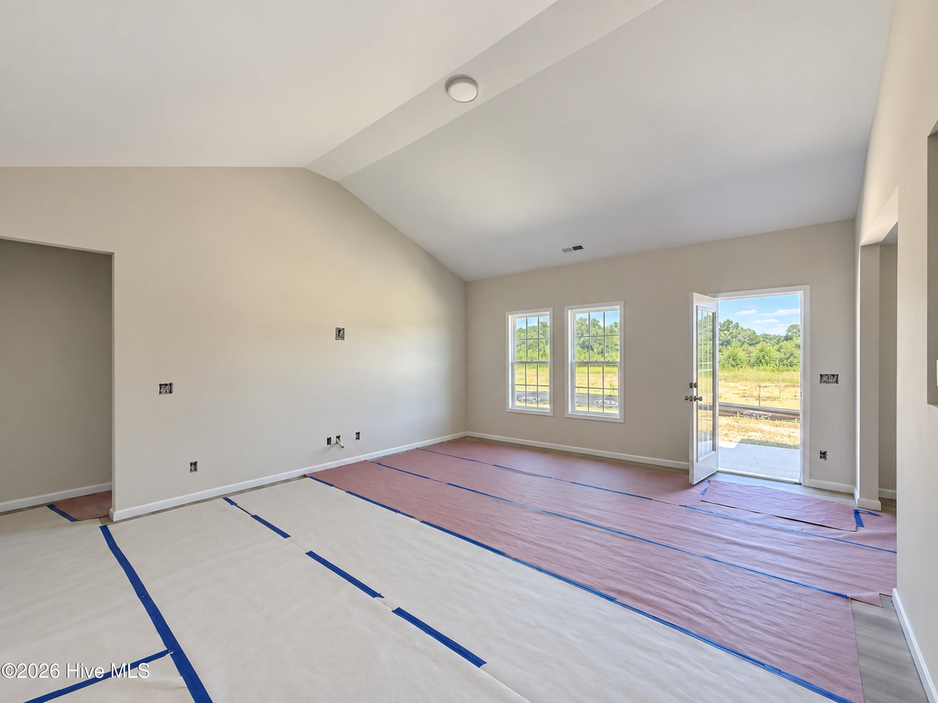 39 E Emily Gardens Drive Property Photo 4