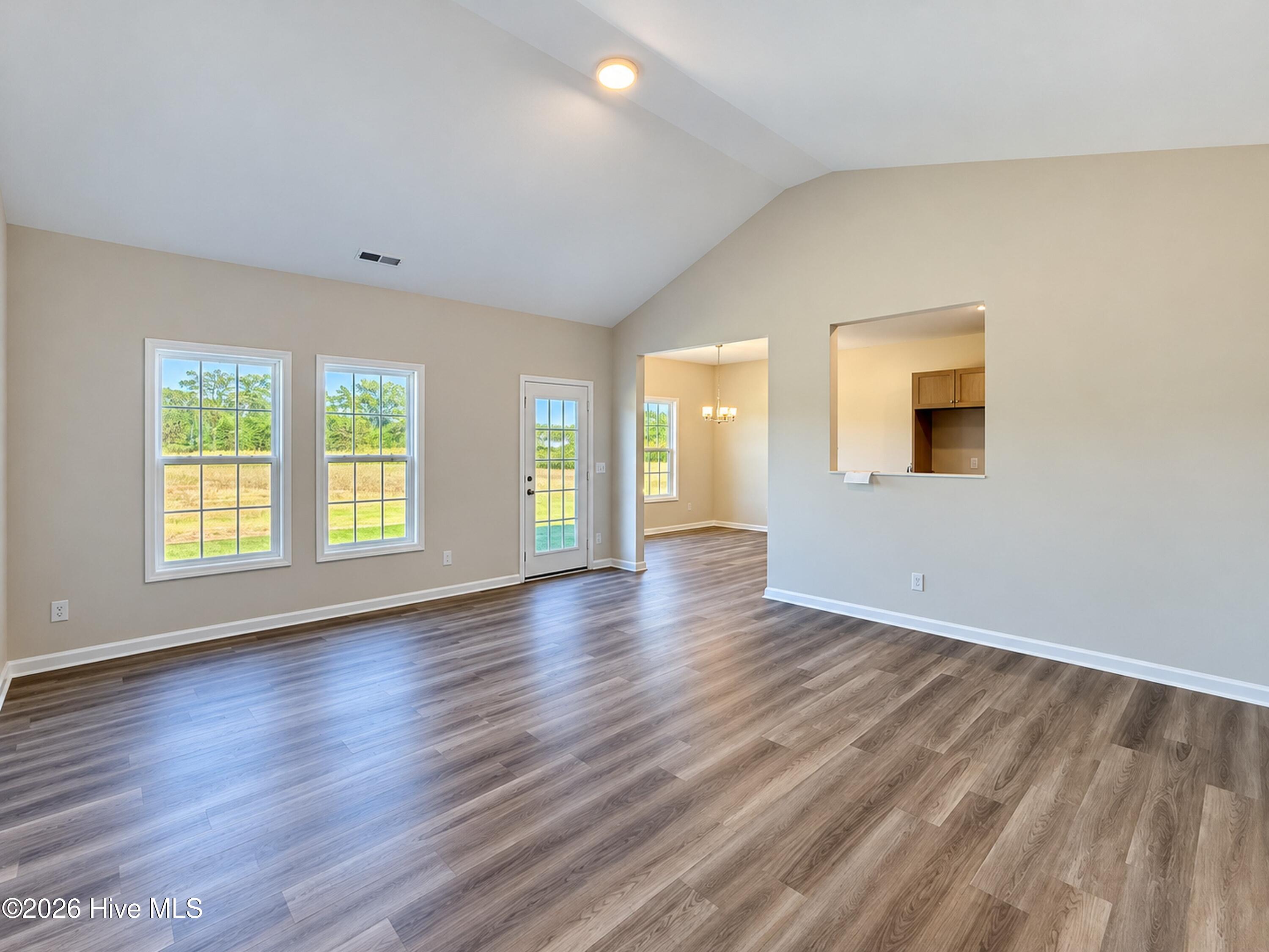 39 E Emily Gardens Drive Property Photo 4