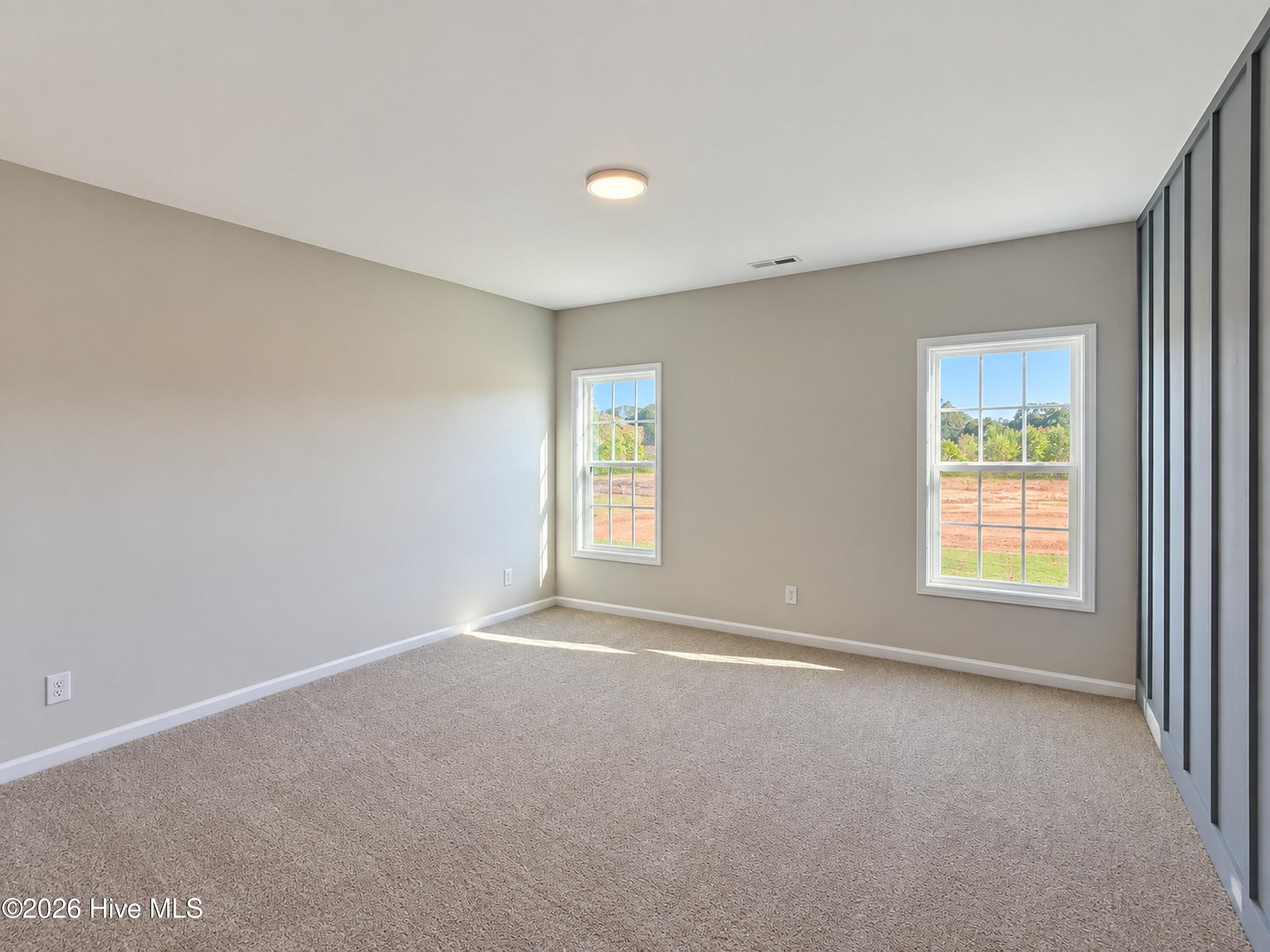 39 E Emily Gardens Drive Property Photo 8