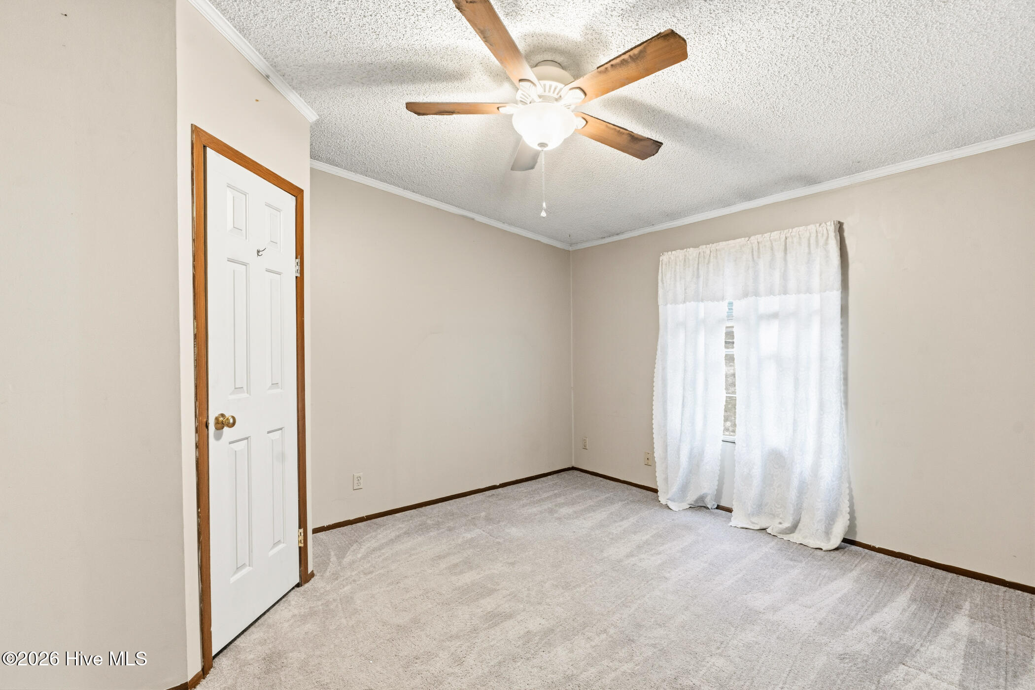 352 Northside Drive Property Photo 9