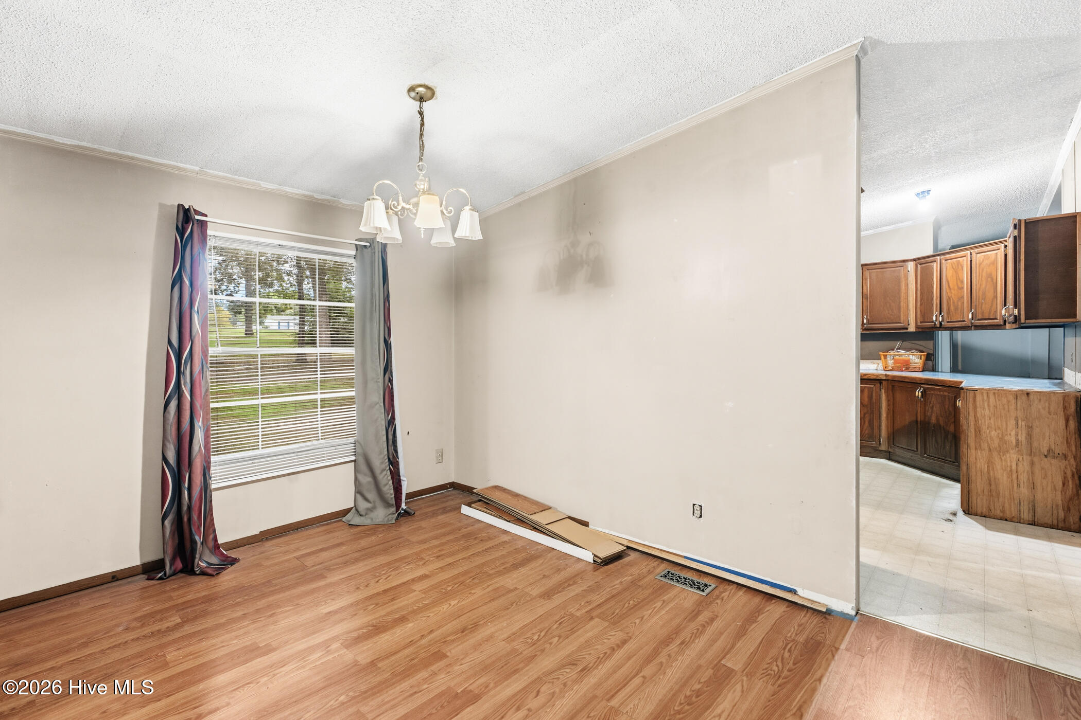 352 Northside Drive Property Photo 14
