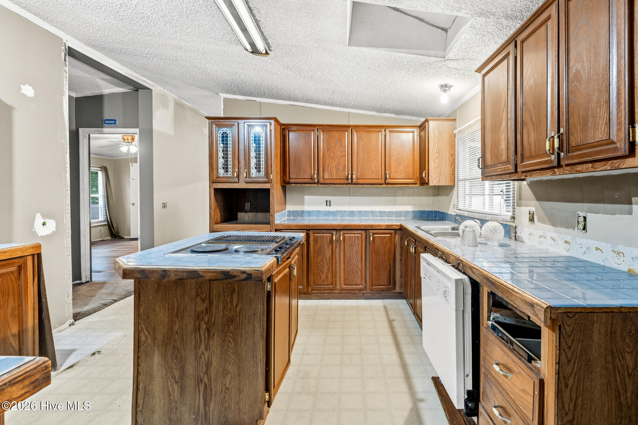 352 Northside Drive Property Photo 15