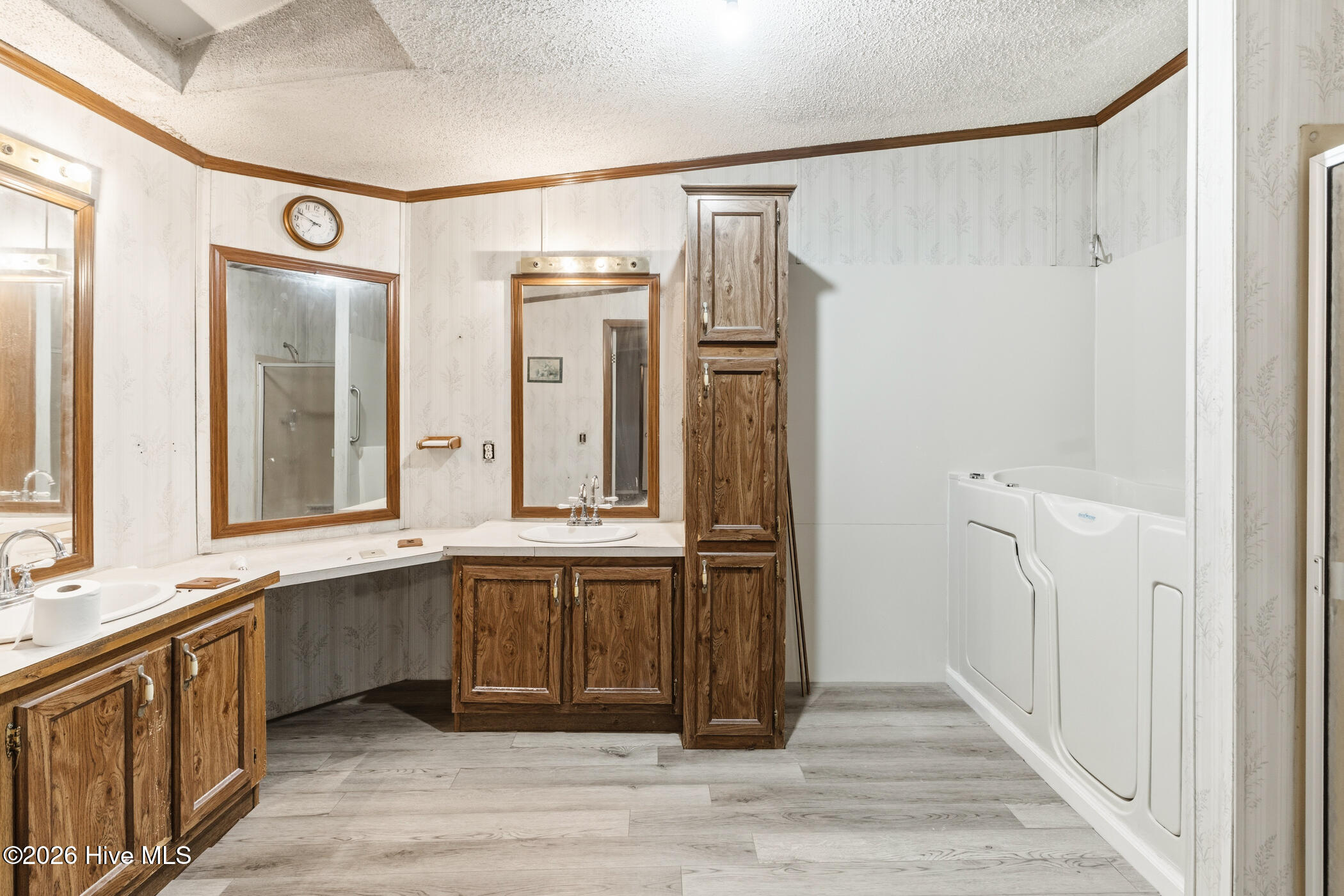 352 Northside Drive Property Photo 25