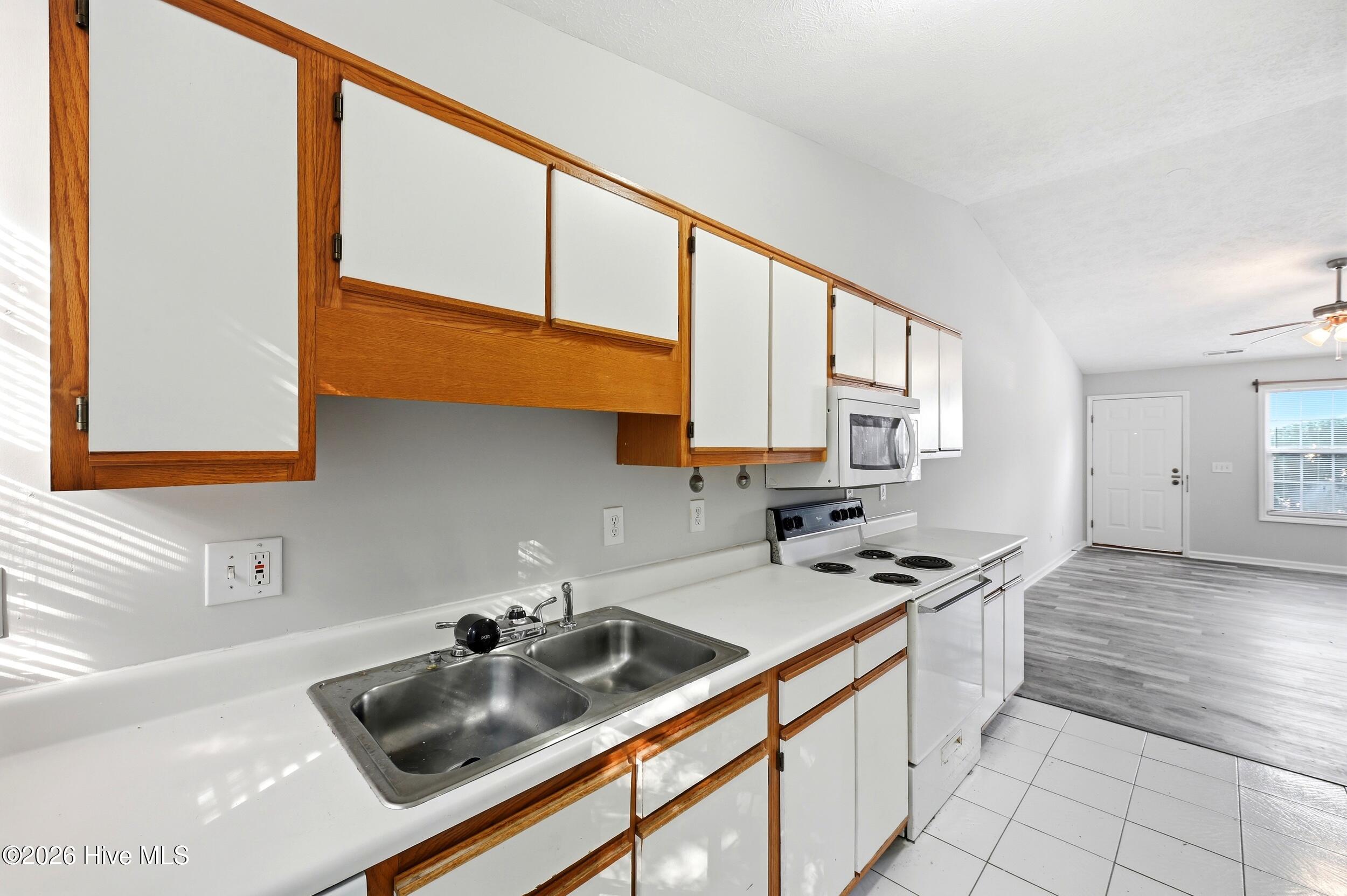 711 Varsity Drive Property Photo 10