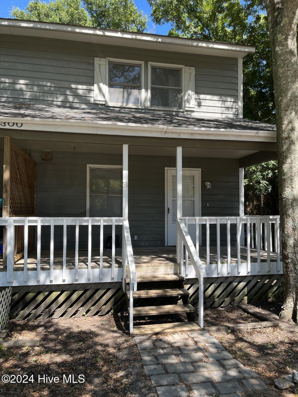 300 Lee Drive B Property Photo 1