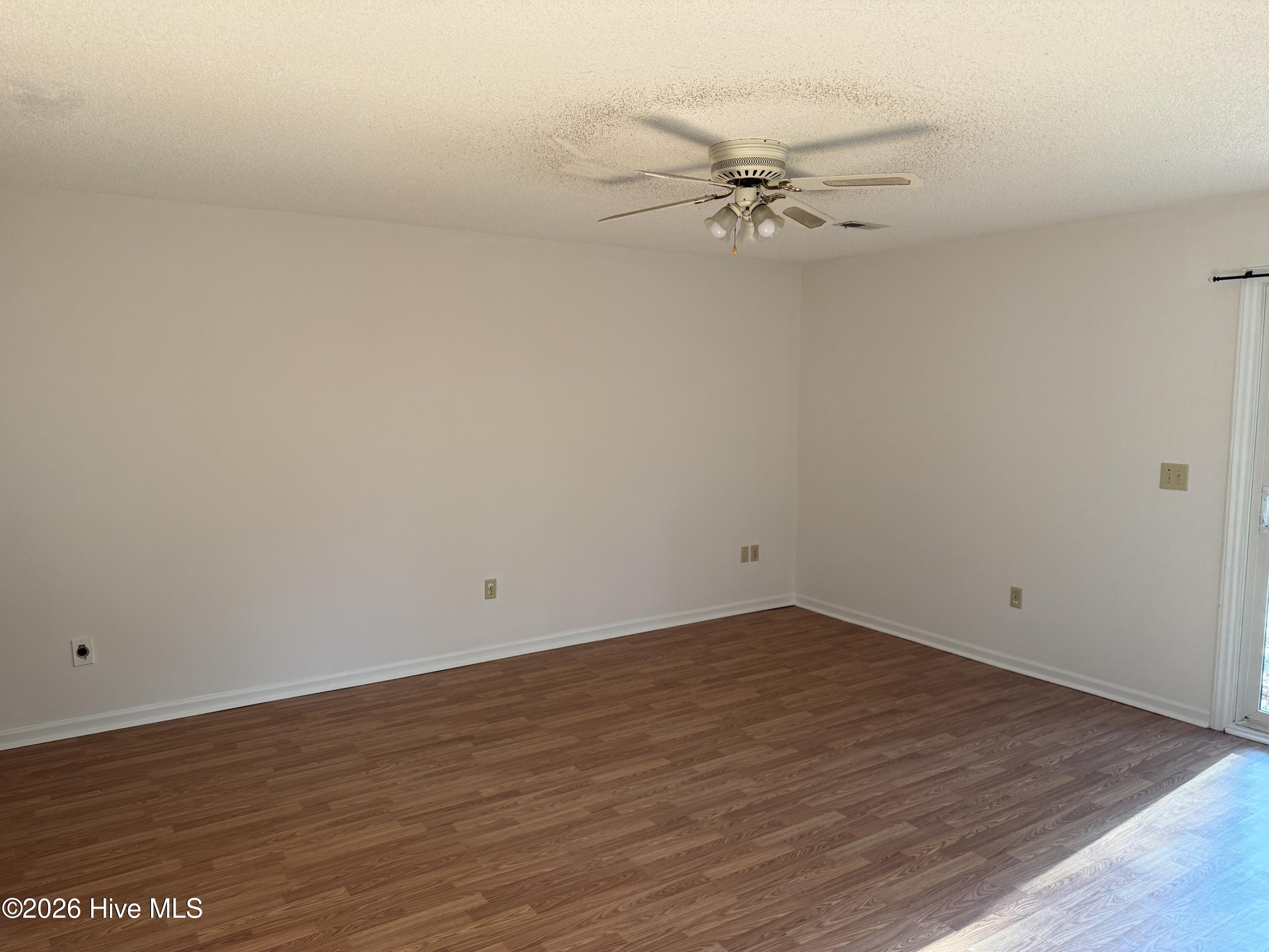 300 Lee Drive B Property Photo 5