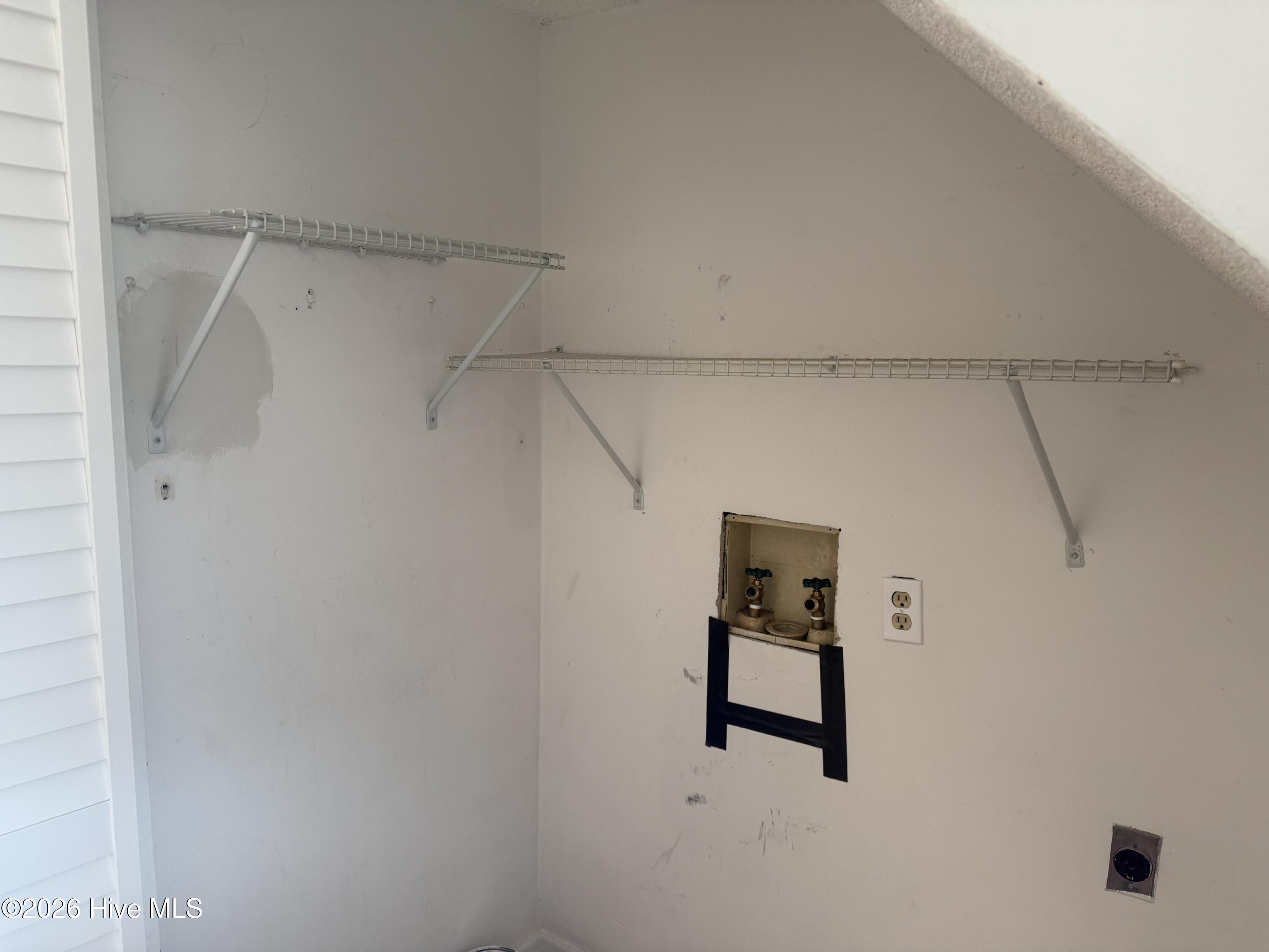 300 Lee Drive B Property Photo 10