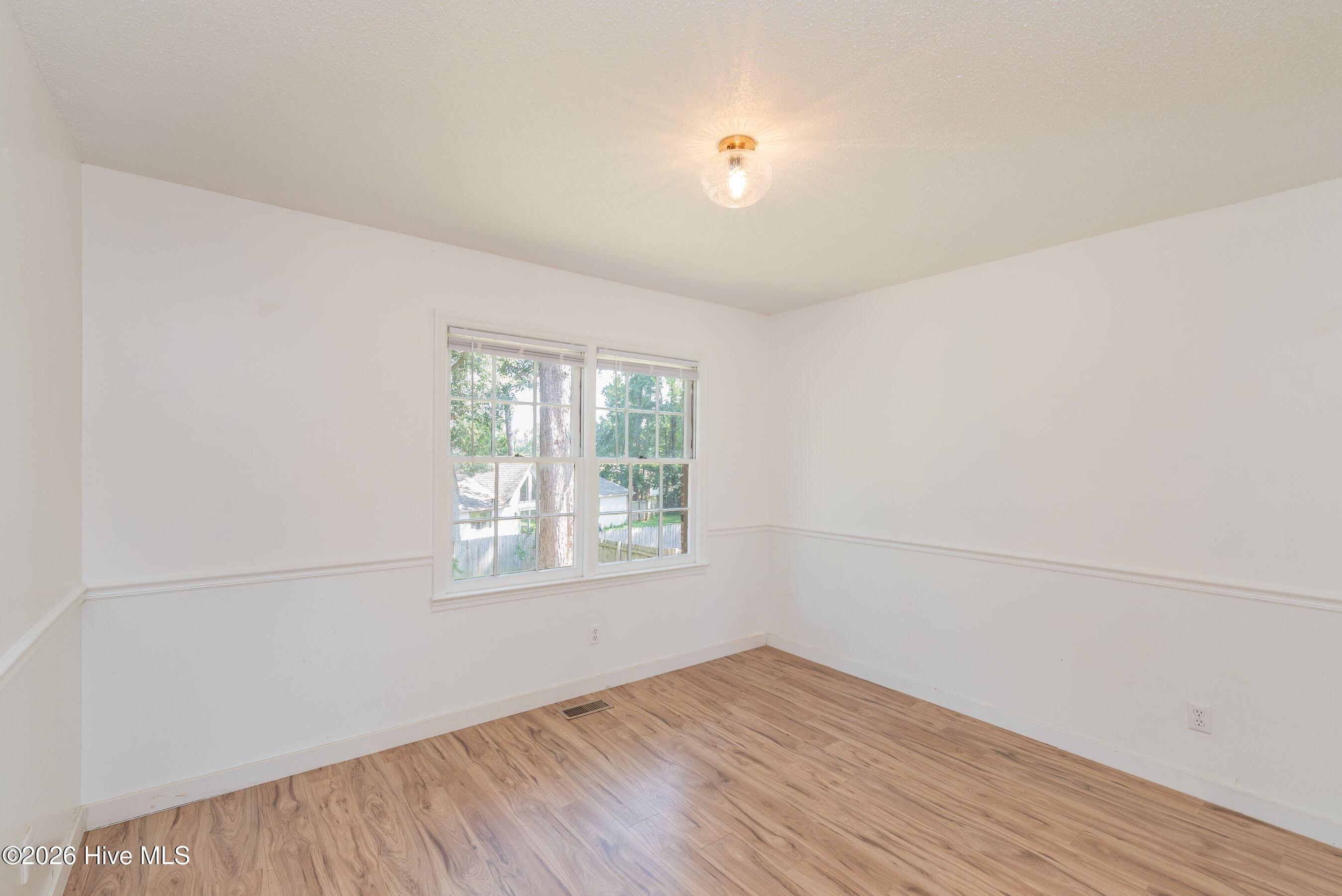 4327 Sun Valley Place Property Photo 6