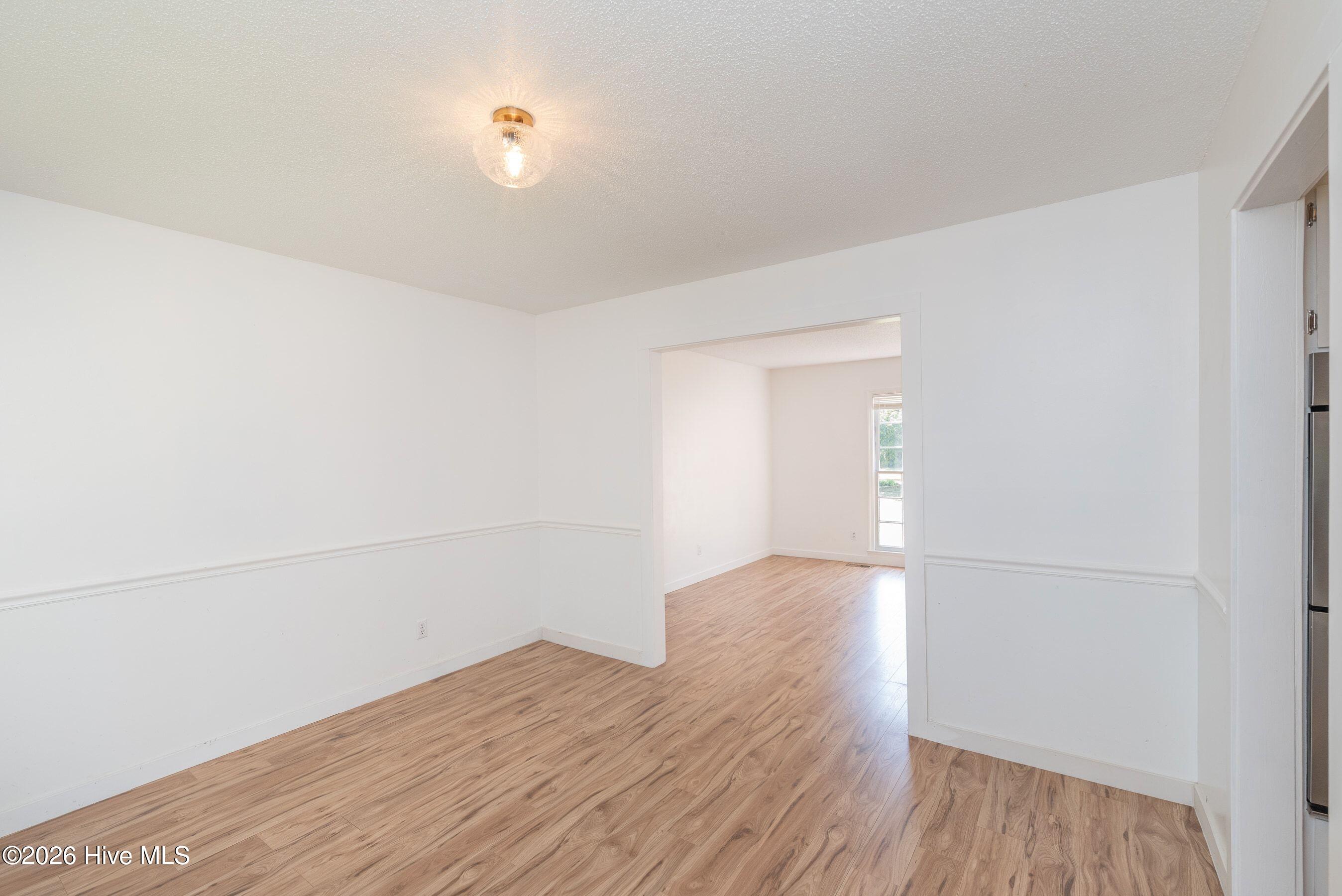 4327 Sun Valley Place Property Photo 7