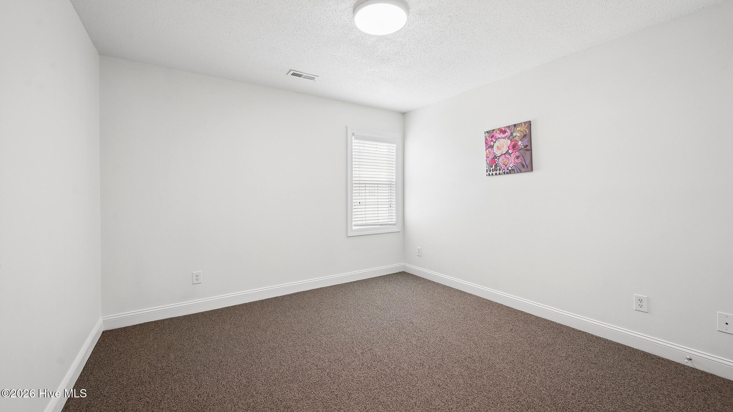 112 Chandler Drive E Property Photo 12