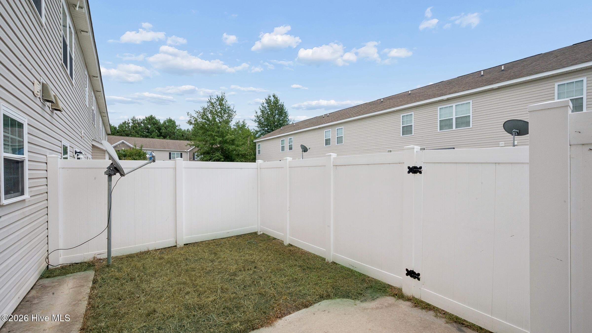 112 Chandler Drive E Property Photo 16