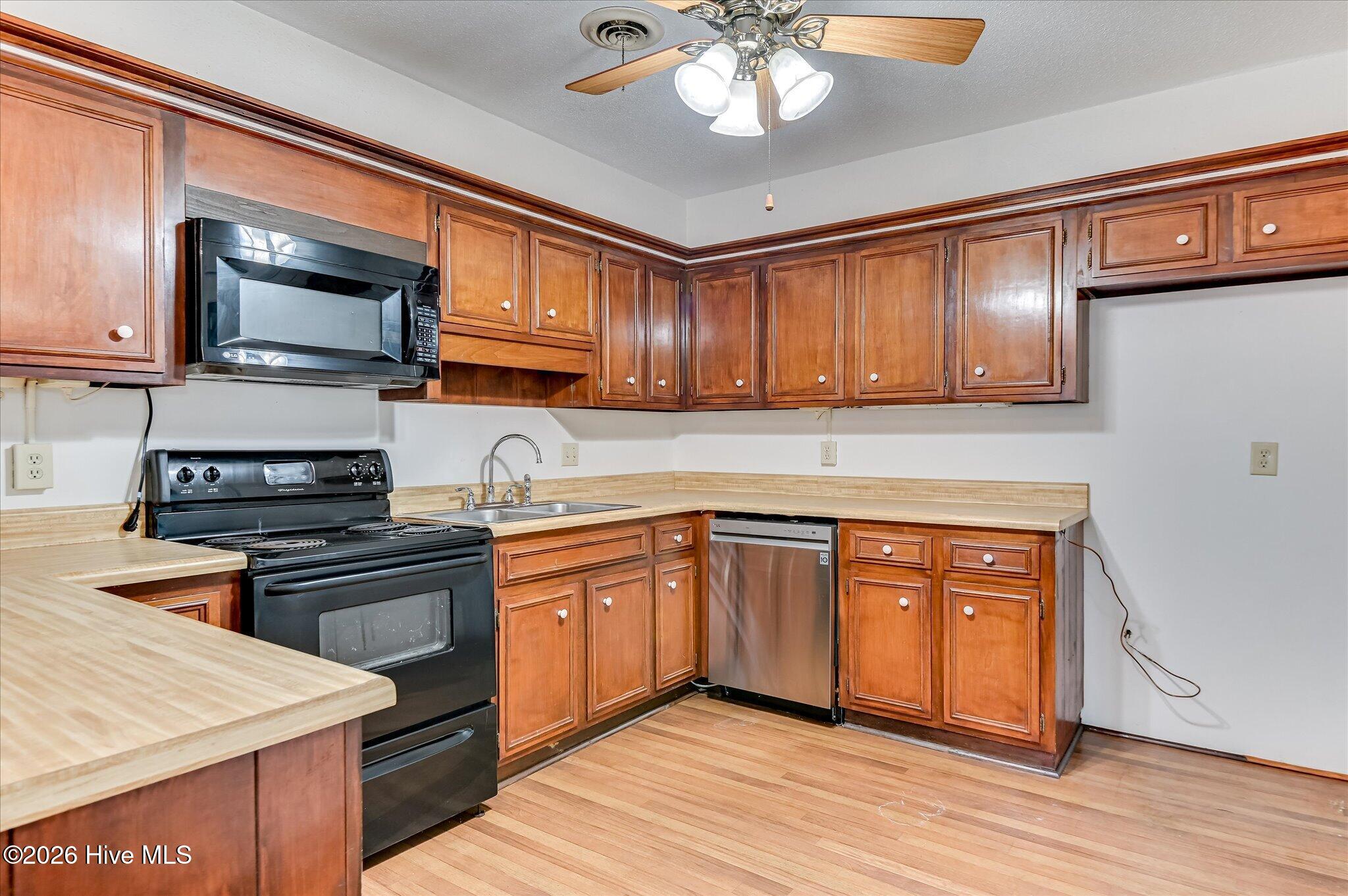 846 Wimbledon Drive Property Photo 16