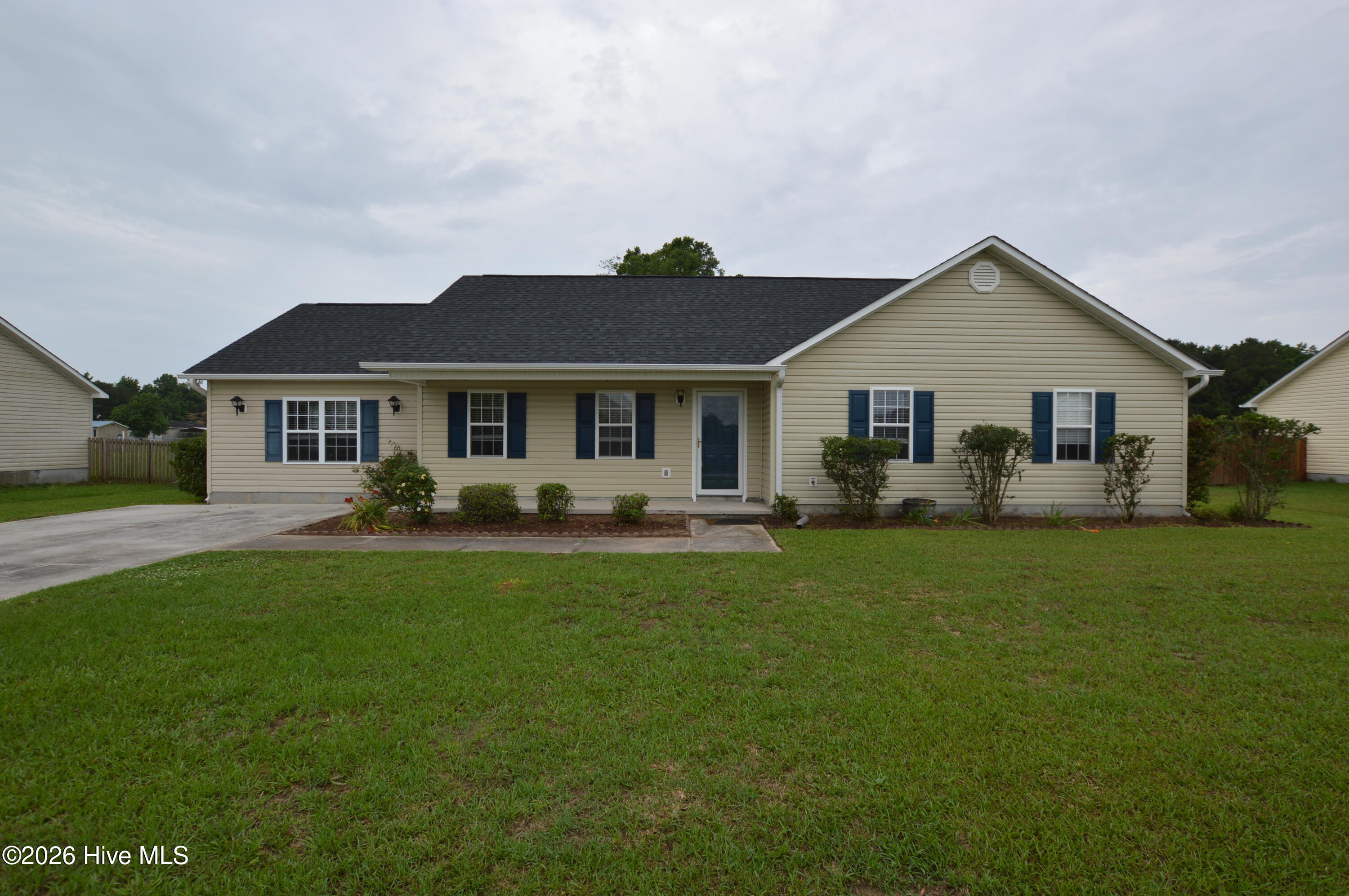 107 Esquire Drive Property Photo 1