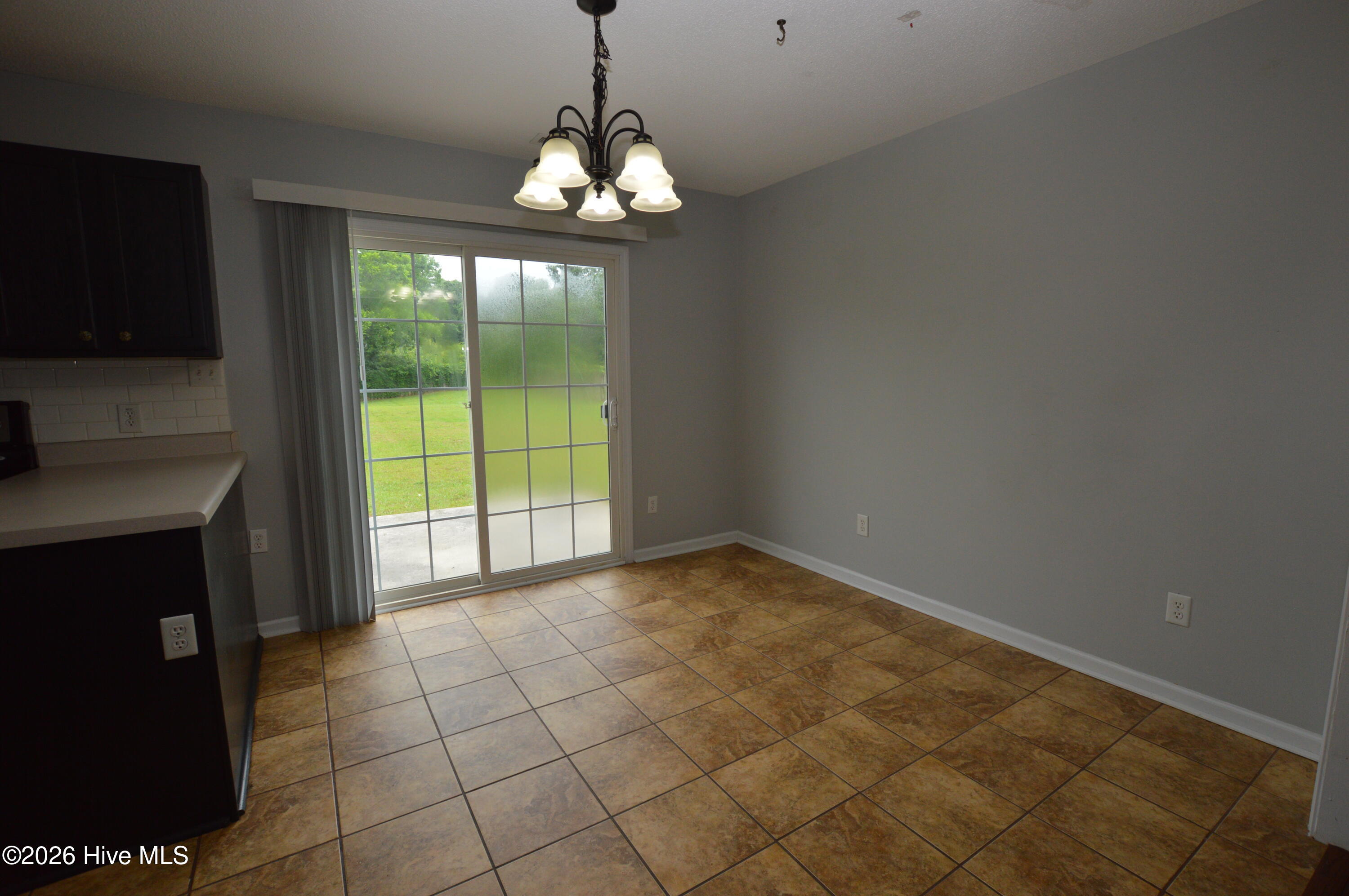 107 Esquire Drive Property Photo 4