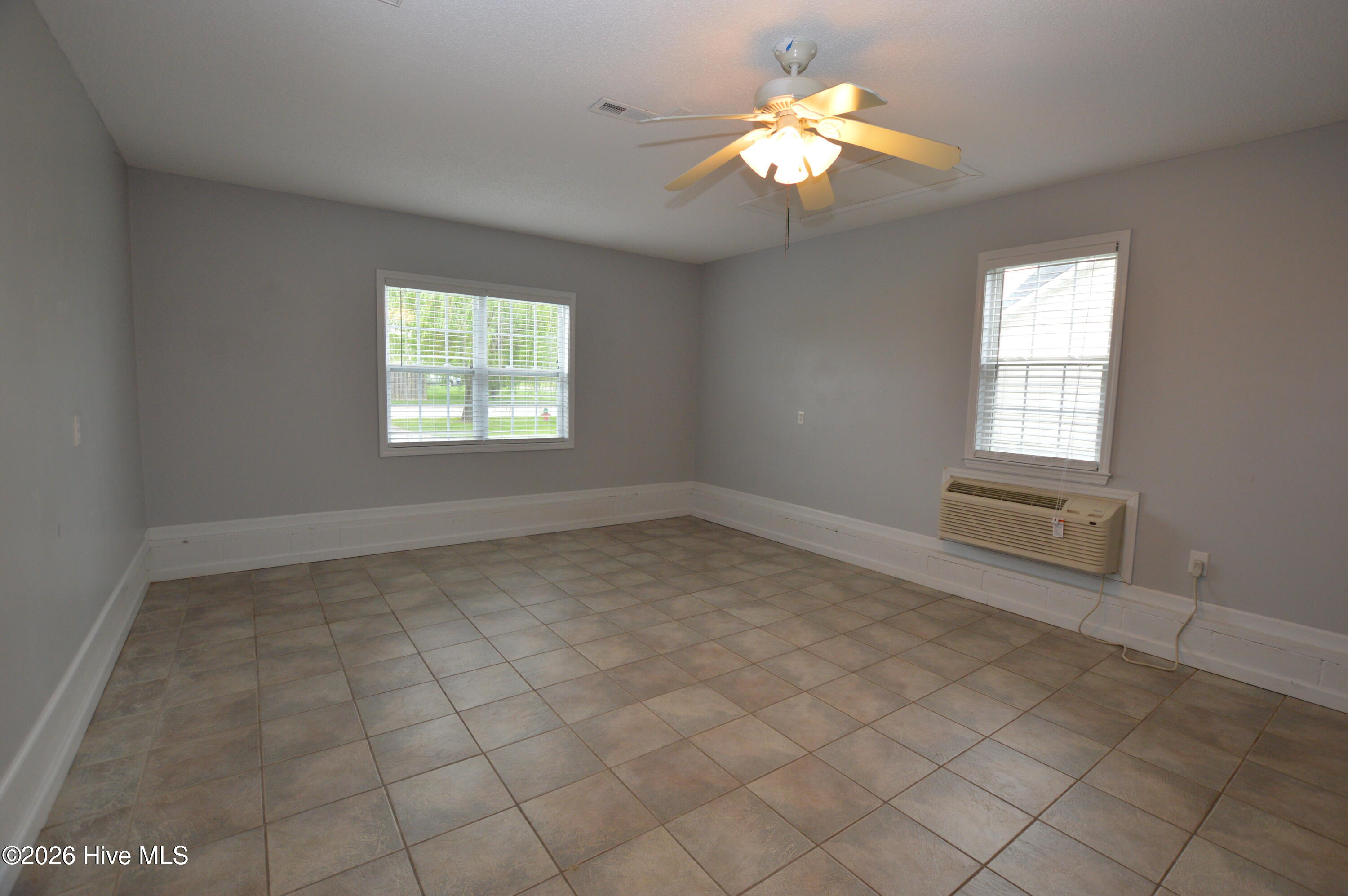 107 Esquire Drive Property Photo 8
