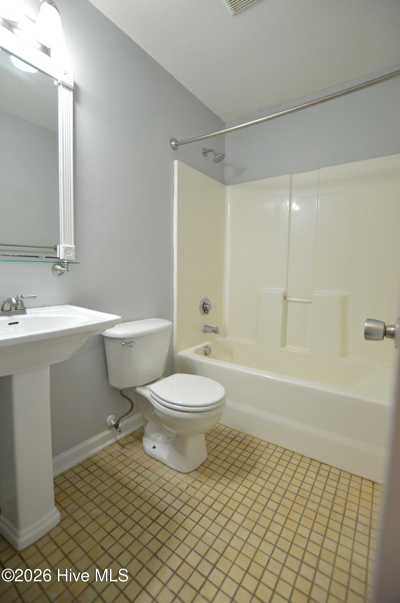 107 Esquire Drive Property Photo 25