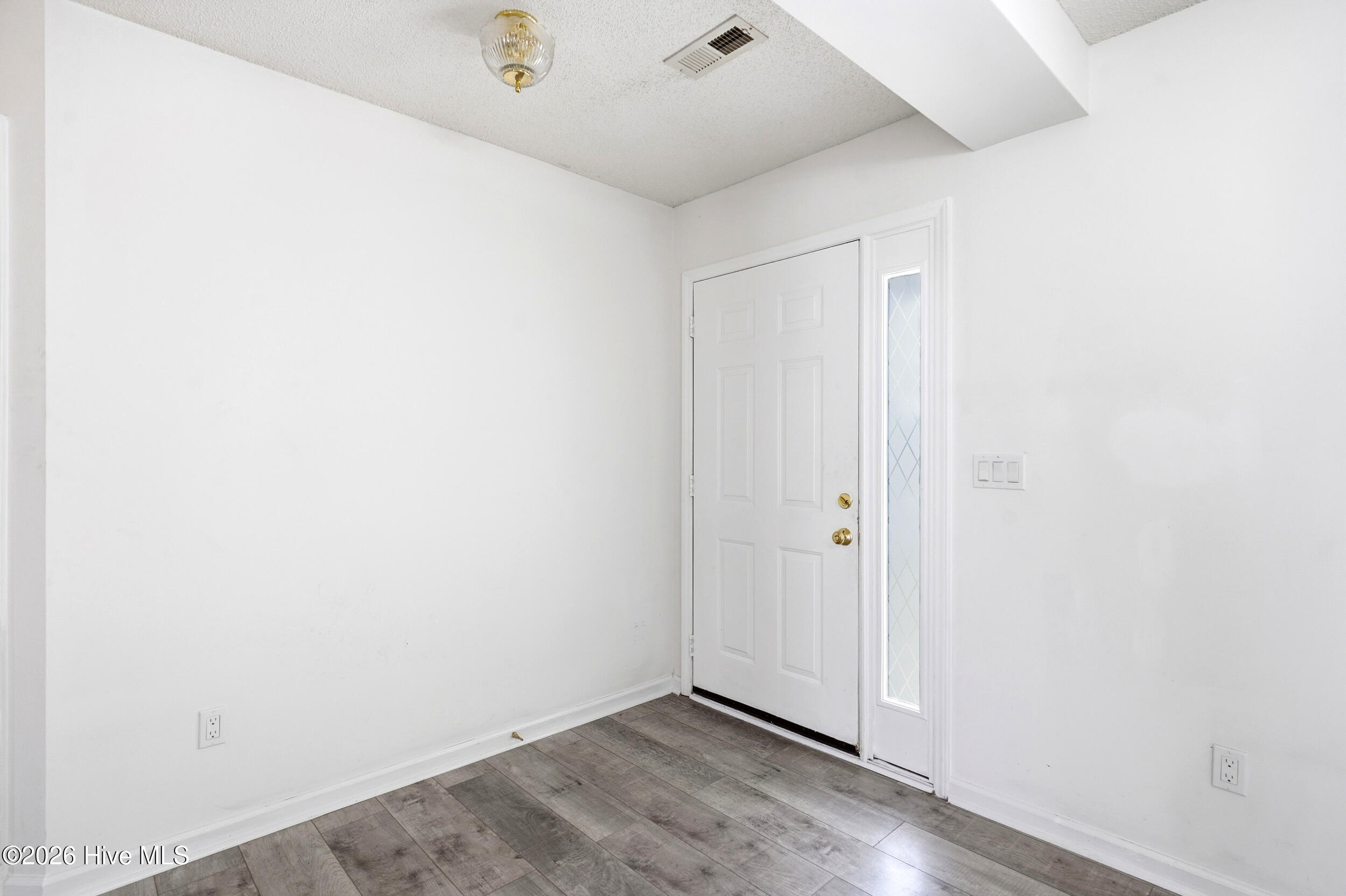 619 Glenarthur Drive Property Photo 6