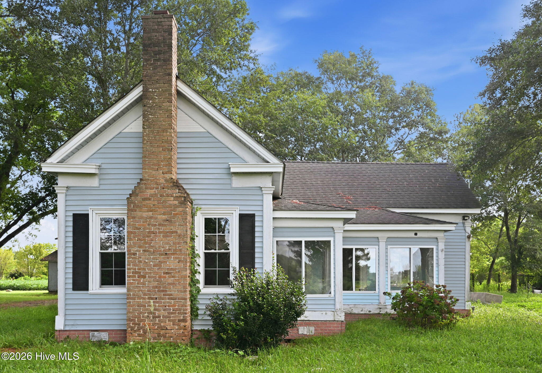 422 Cornwallis Road Property Photo 1